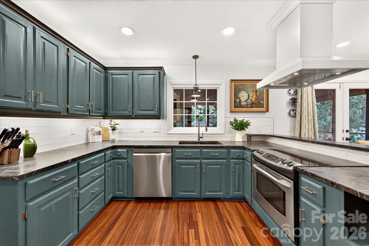 10300 Ben Franklin Court — Charlotte