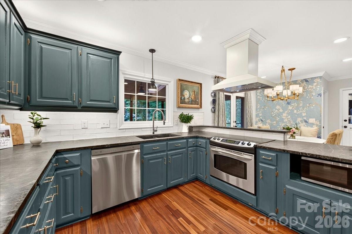 10300 Ben Franklin Court — Charlotte