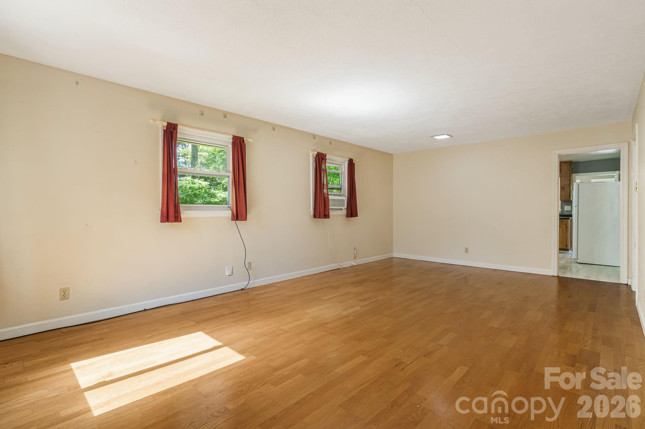 917 Fassifern Court — Hendersonville