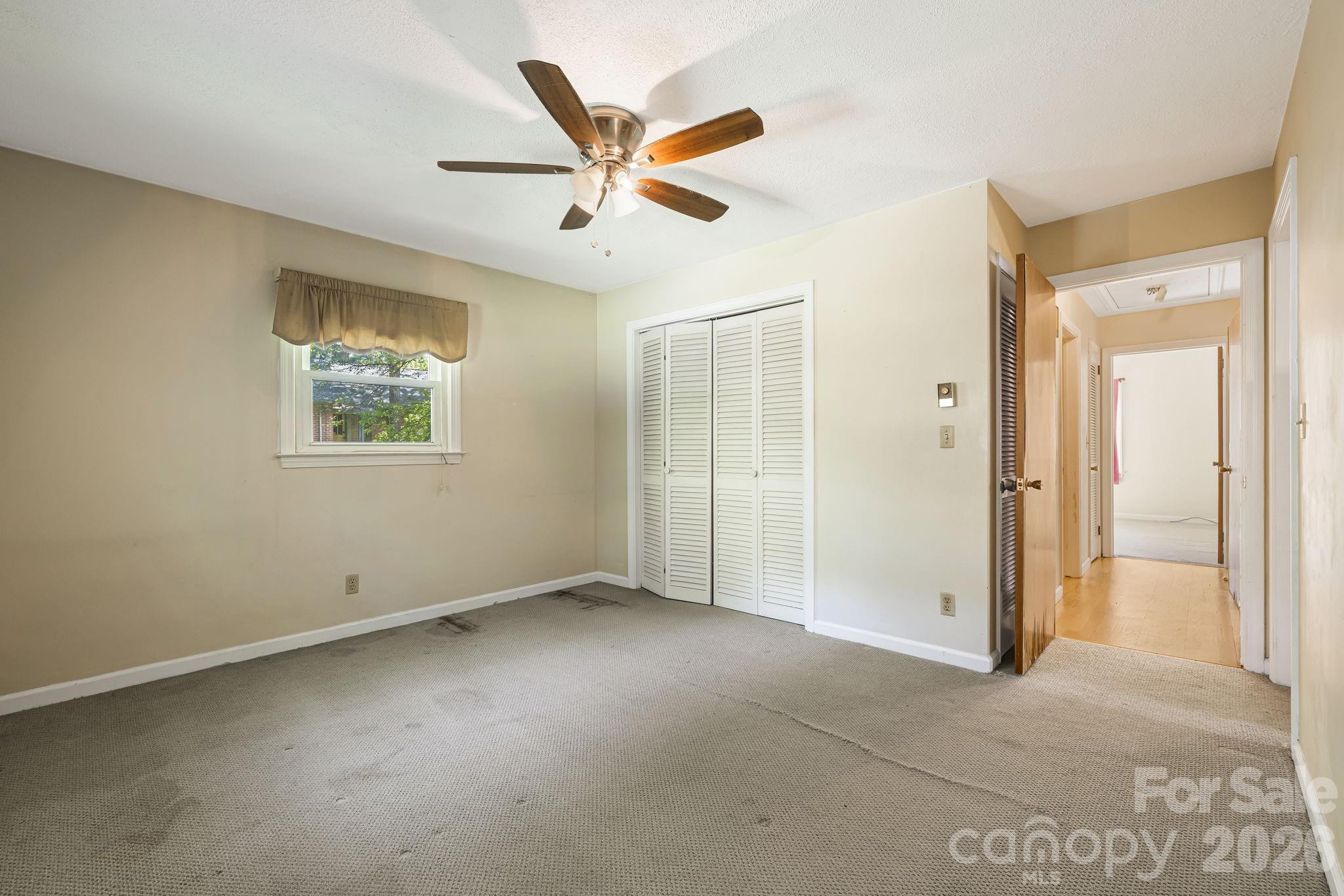 917 Fassifern Court — Hendersonville