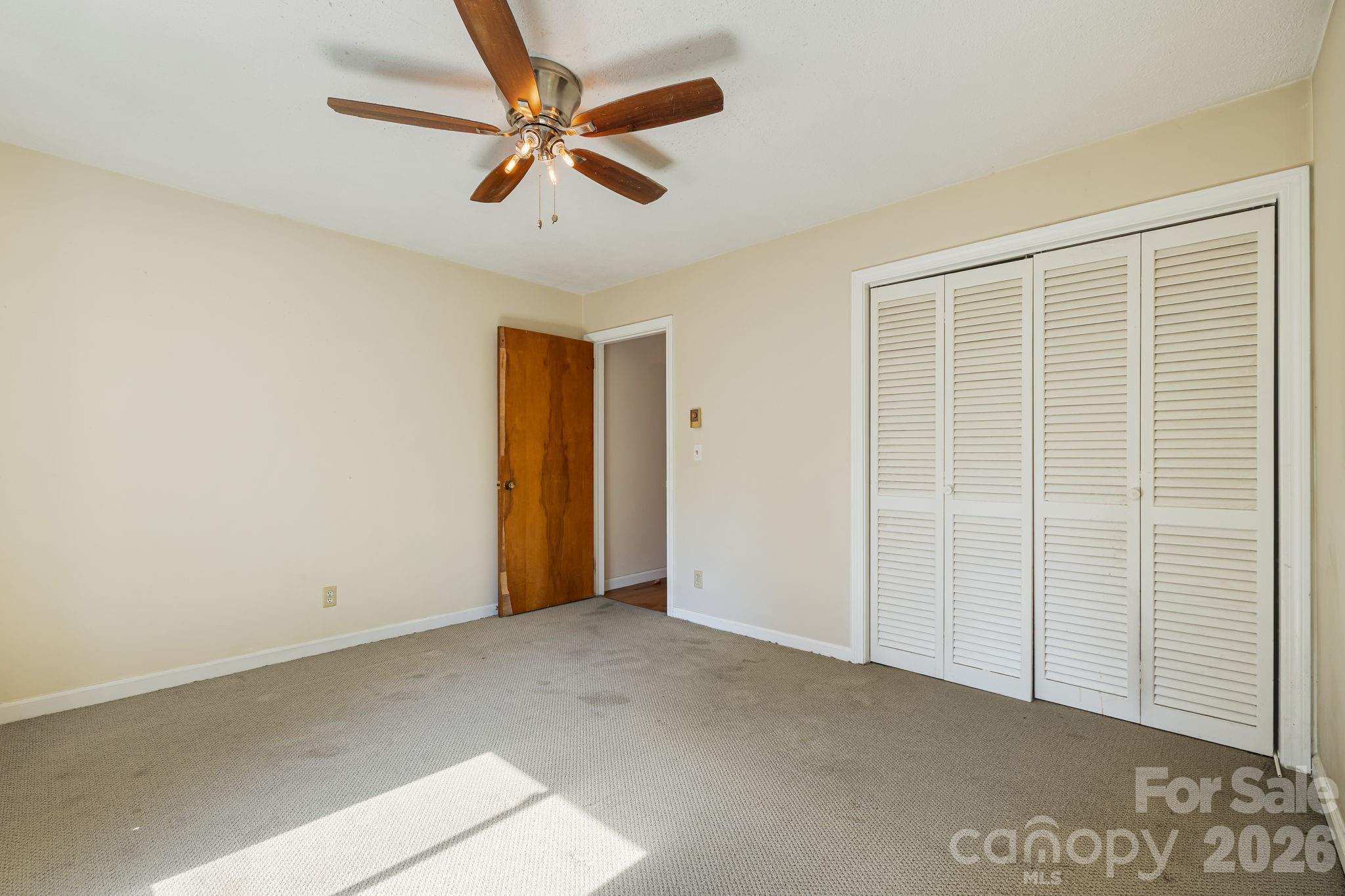 917 Fassifern Court — Hendersonville
