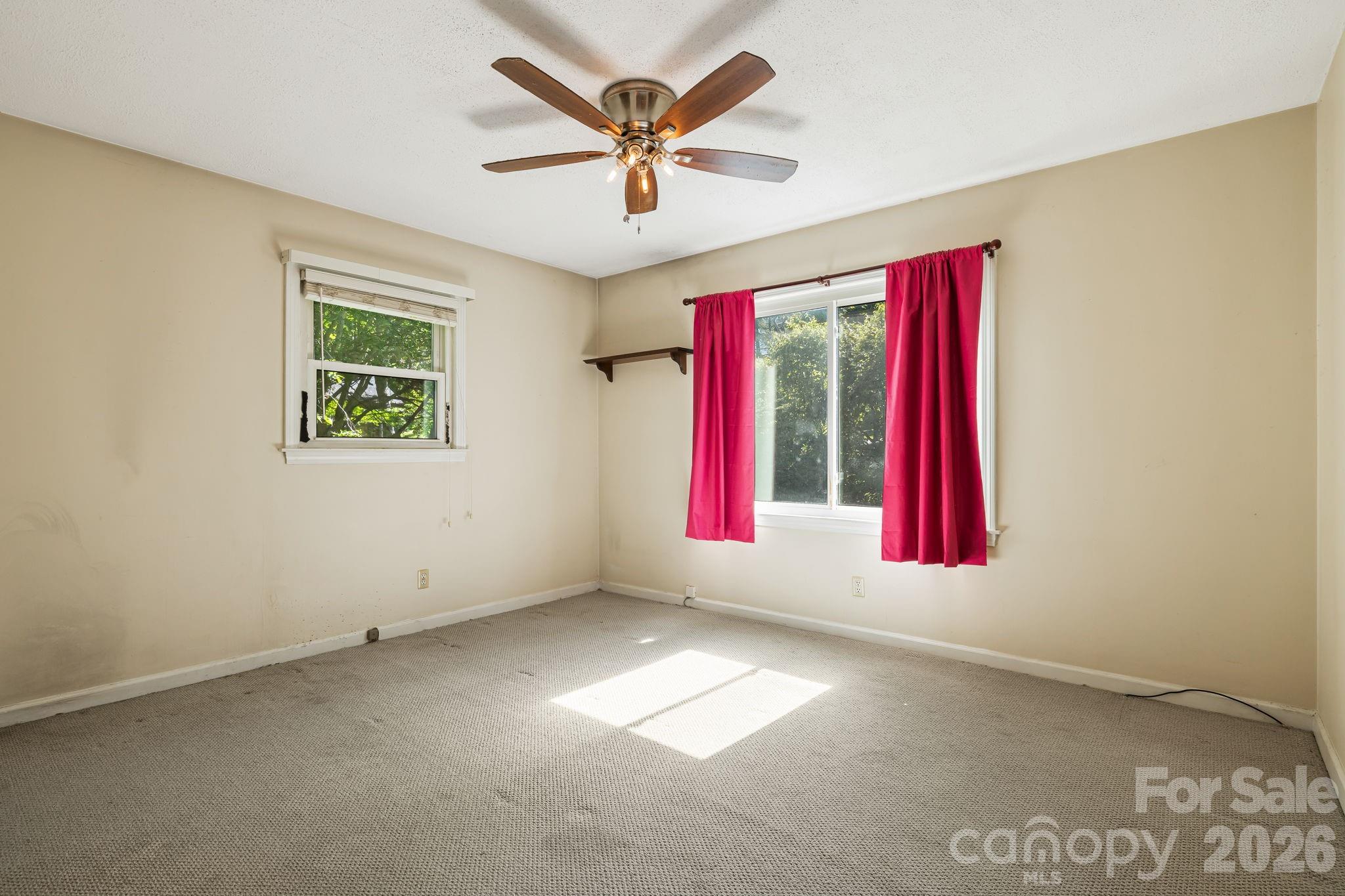 917 Fassifern Court — Hendersonville