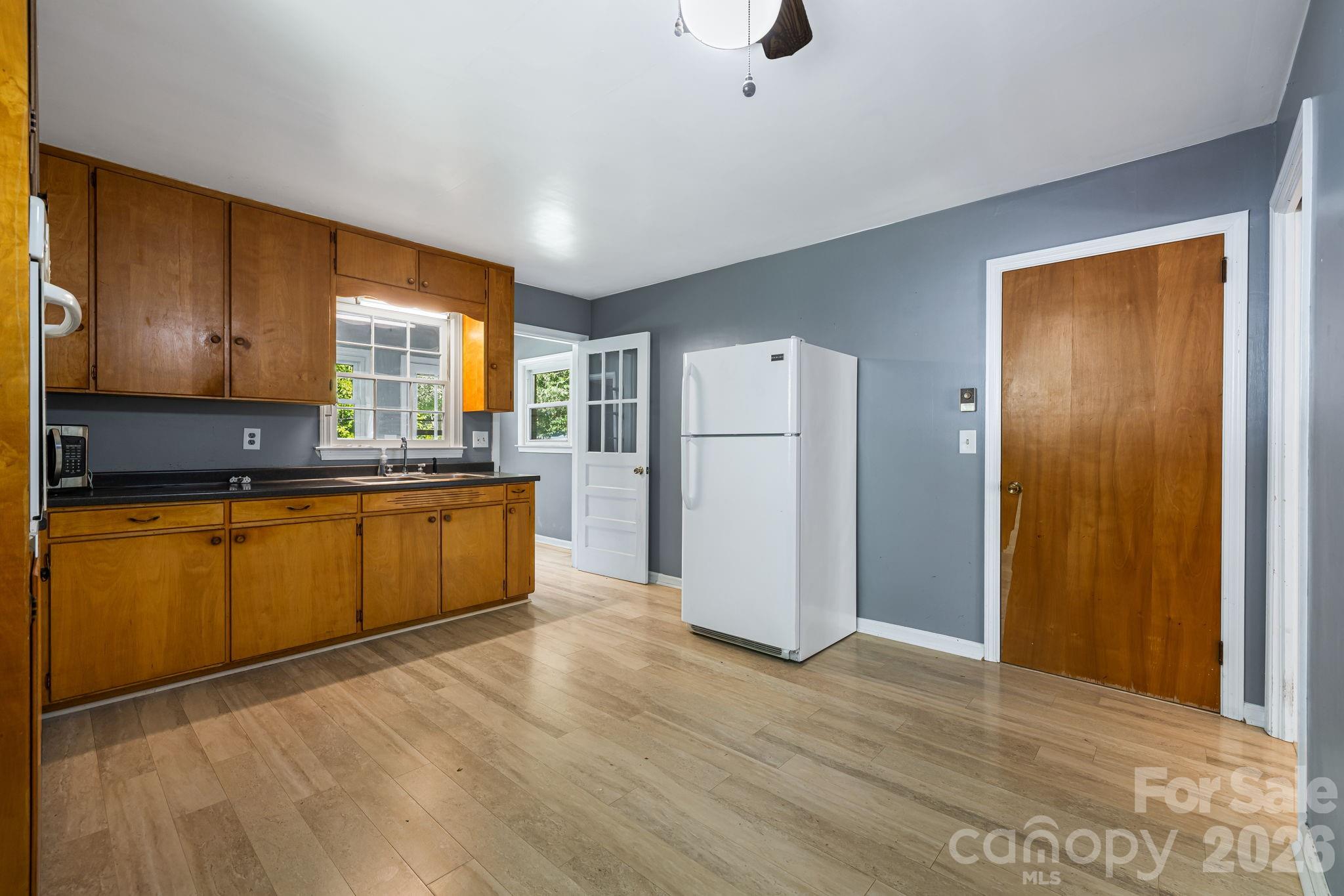 917 Fassifern Court — Hendersonville
