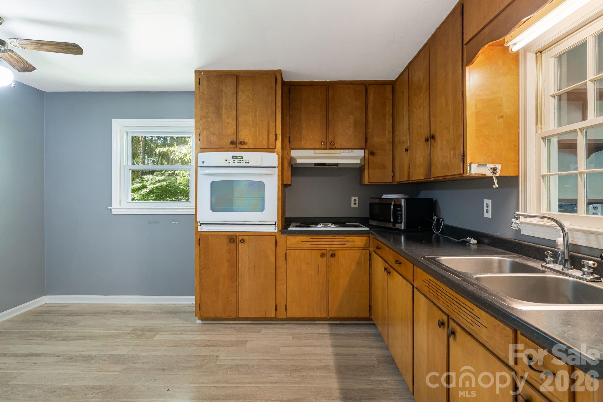 917 Fassifern Court — Hendersonville