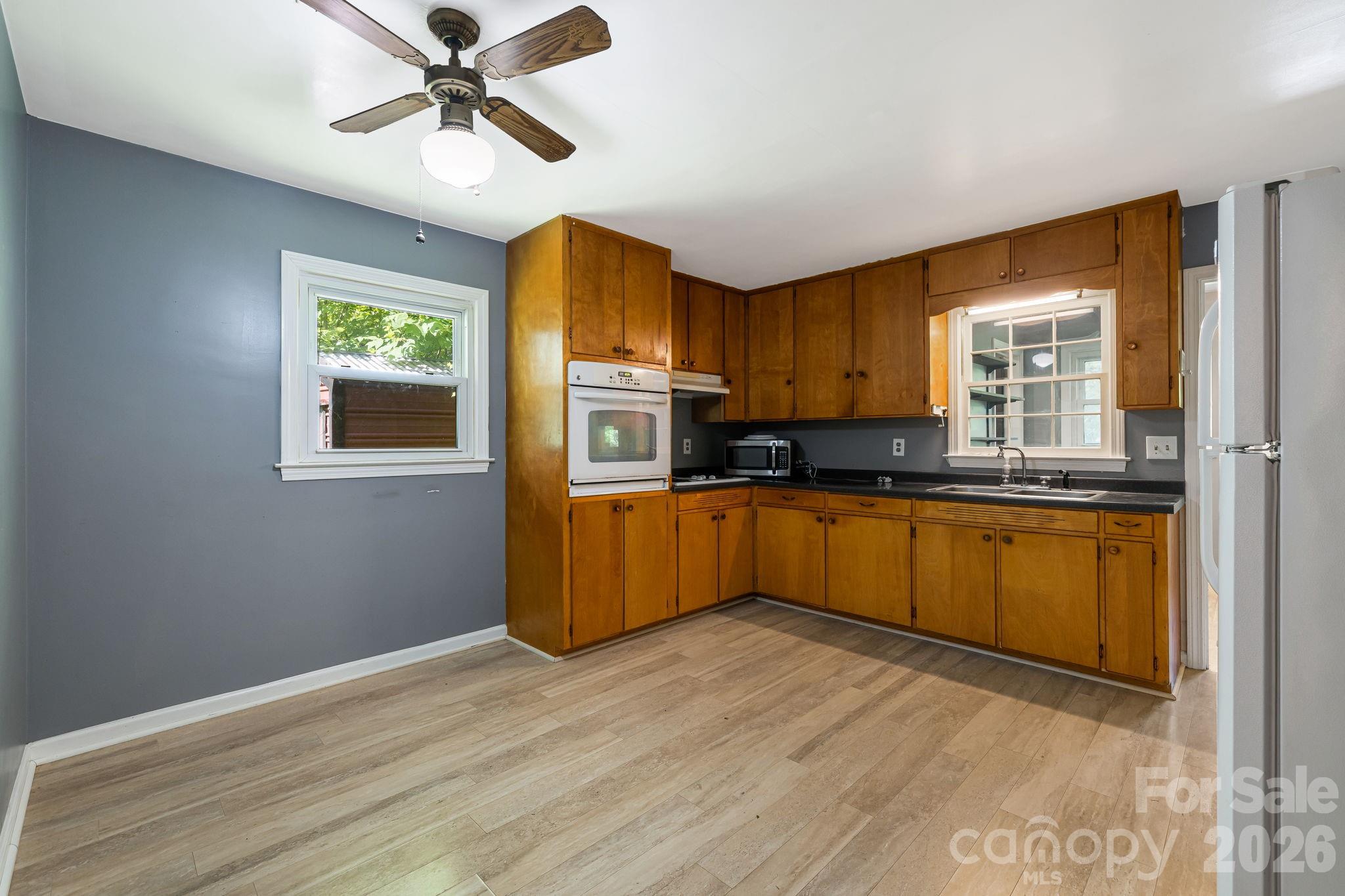 917 Fassifern Court — Hendersonville
