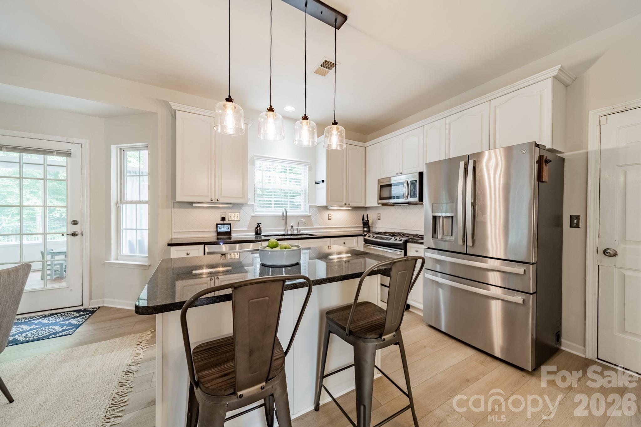 13405 Honeytree Lane — Pineville
