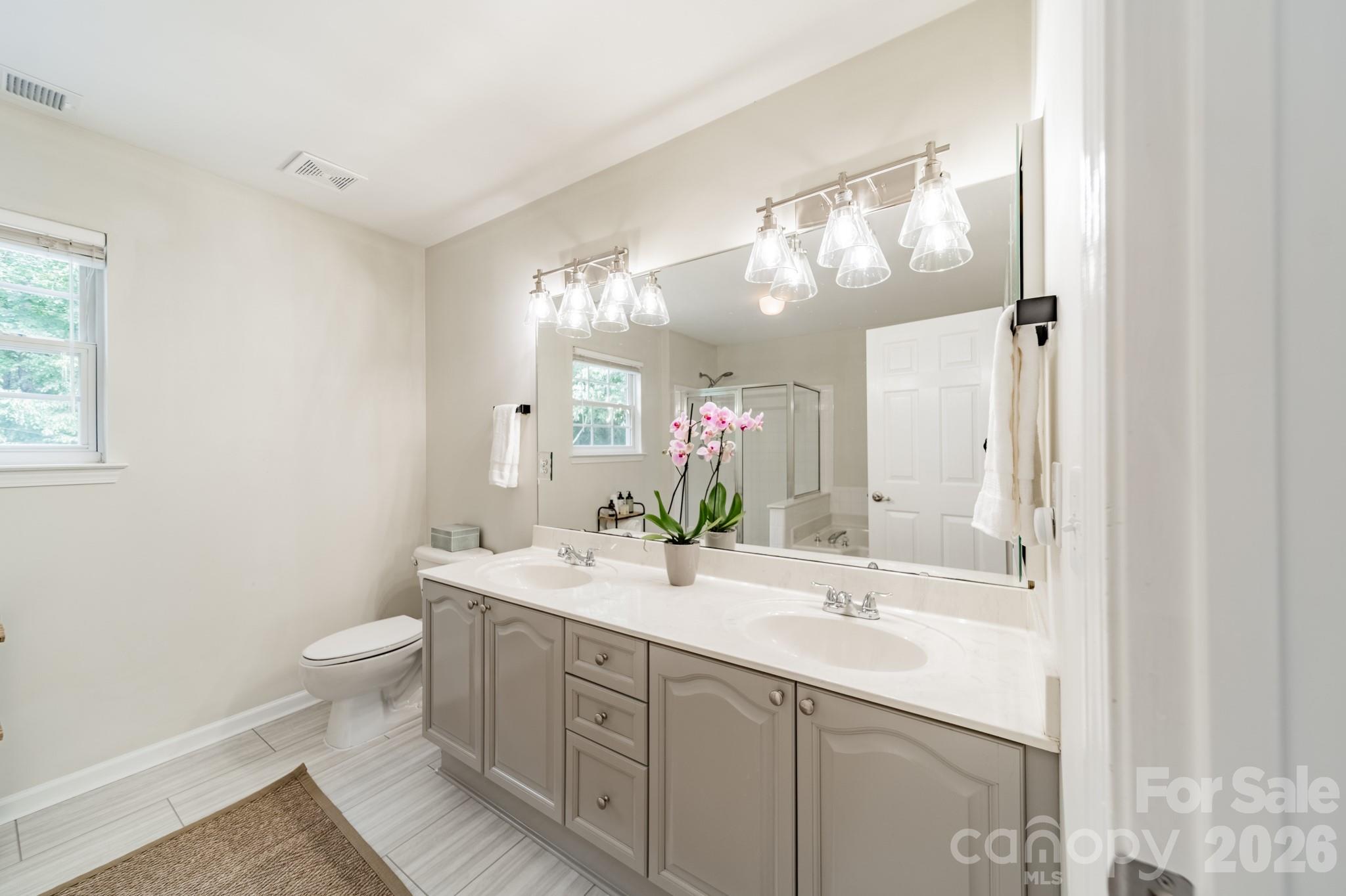 13405 Honeytree Lane — Pineville