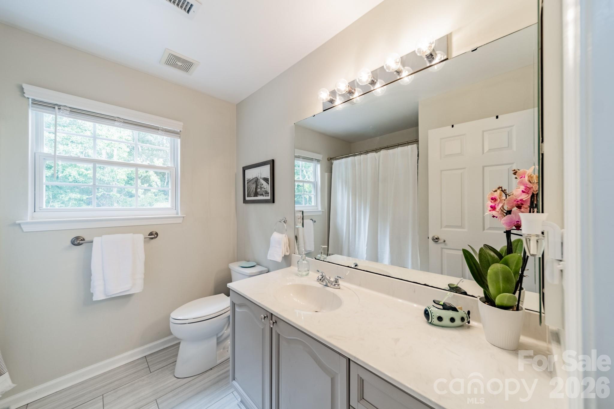13405 Honeytree Lane — Pineville