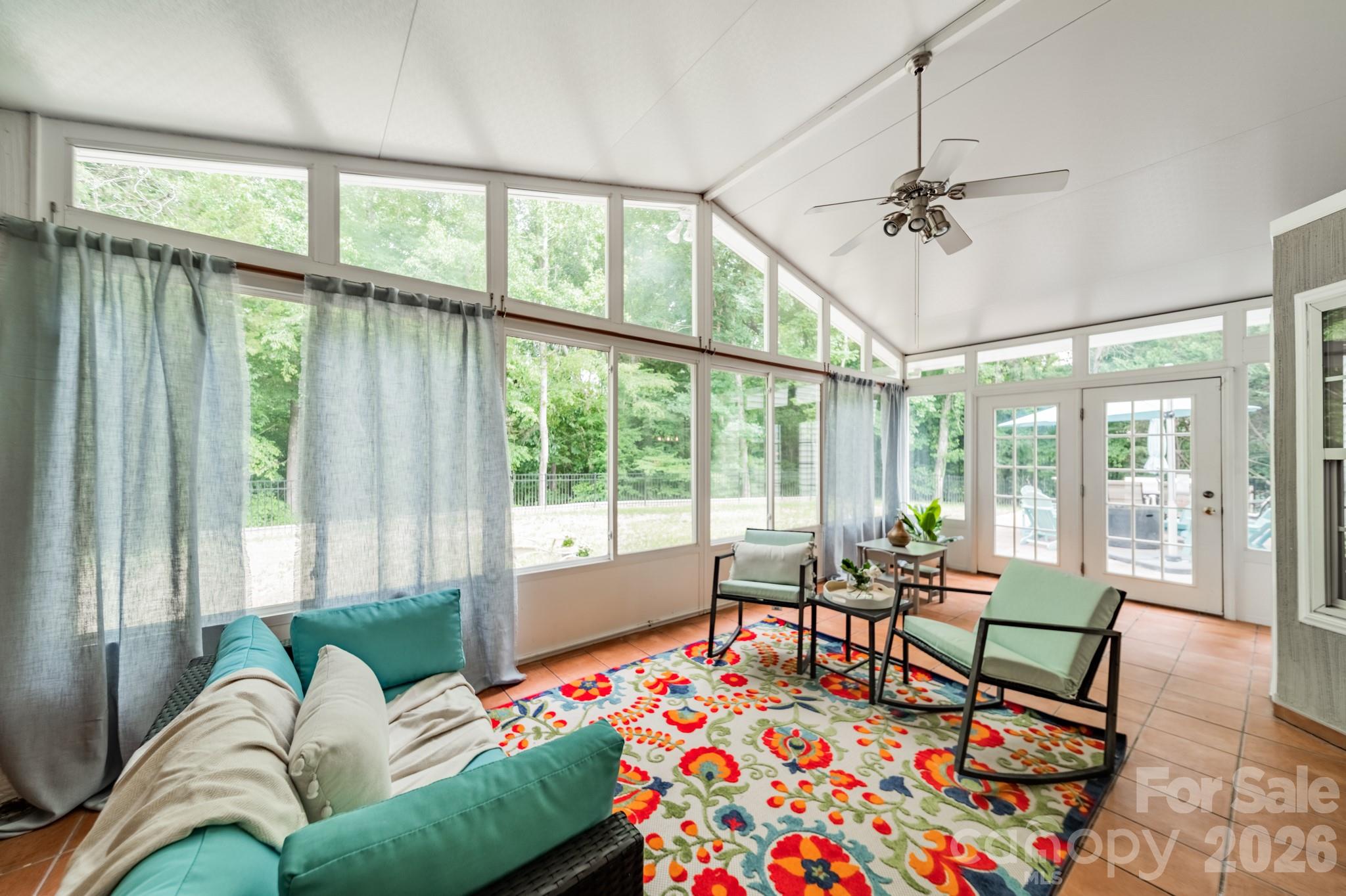 13405 Honeytree Lane — Pineville