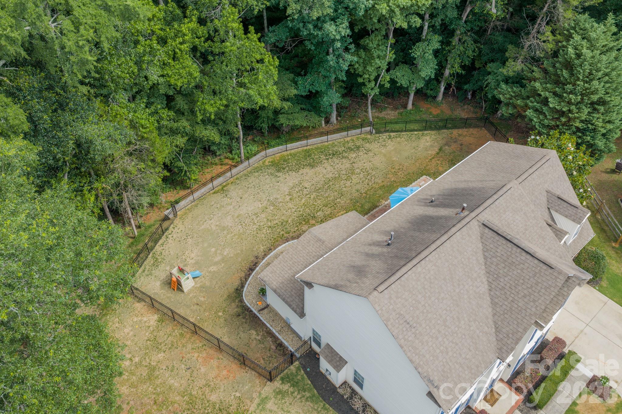 13405 Honeytree Lane — Pineville