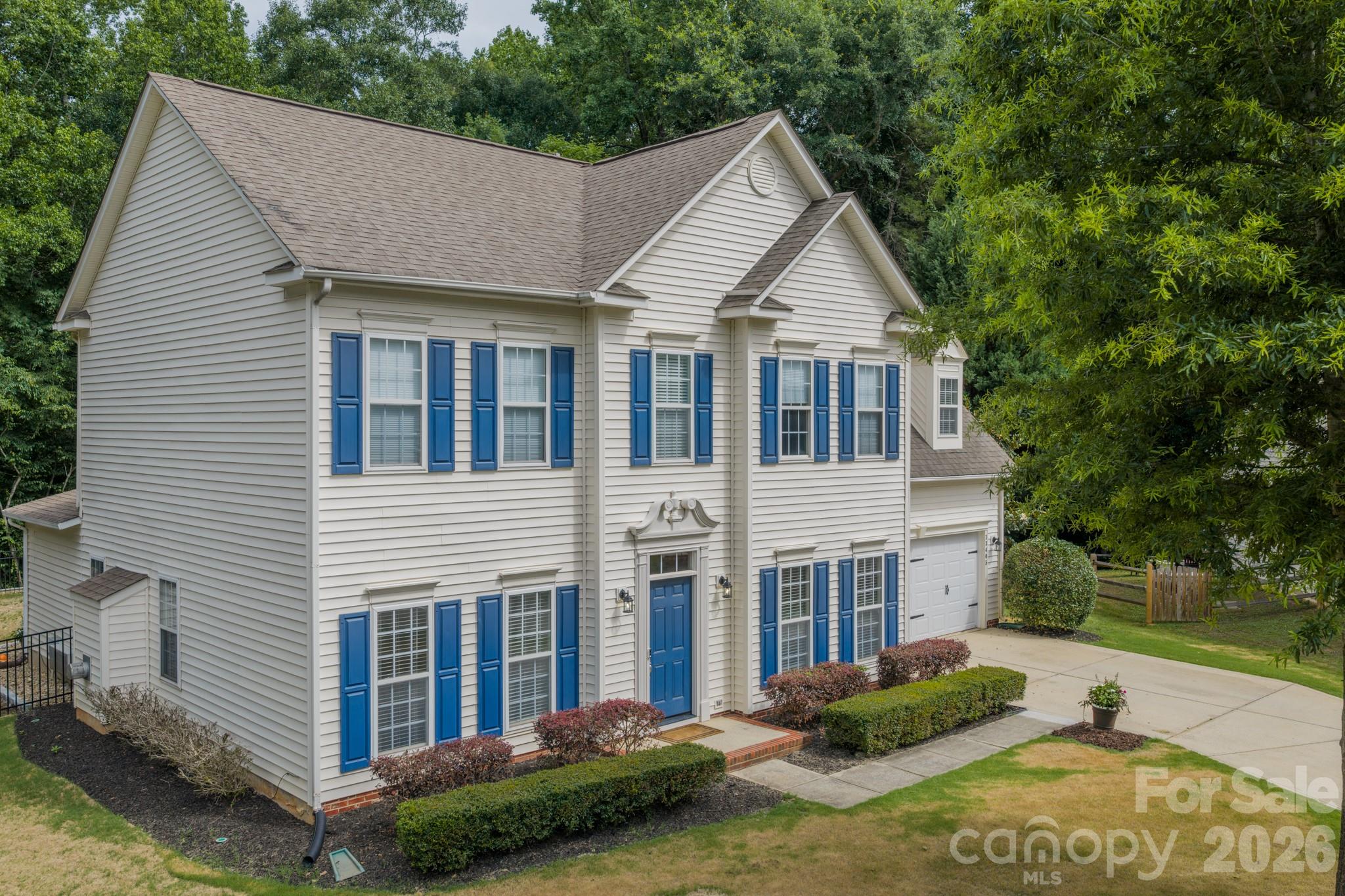 13405 Honeytree Lane — Pineville