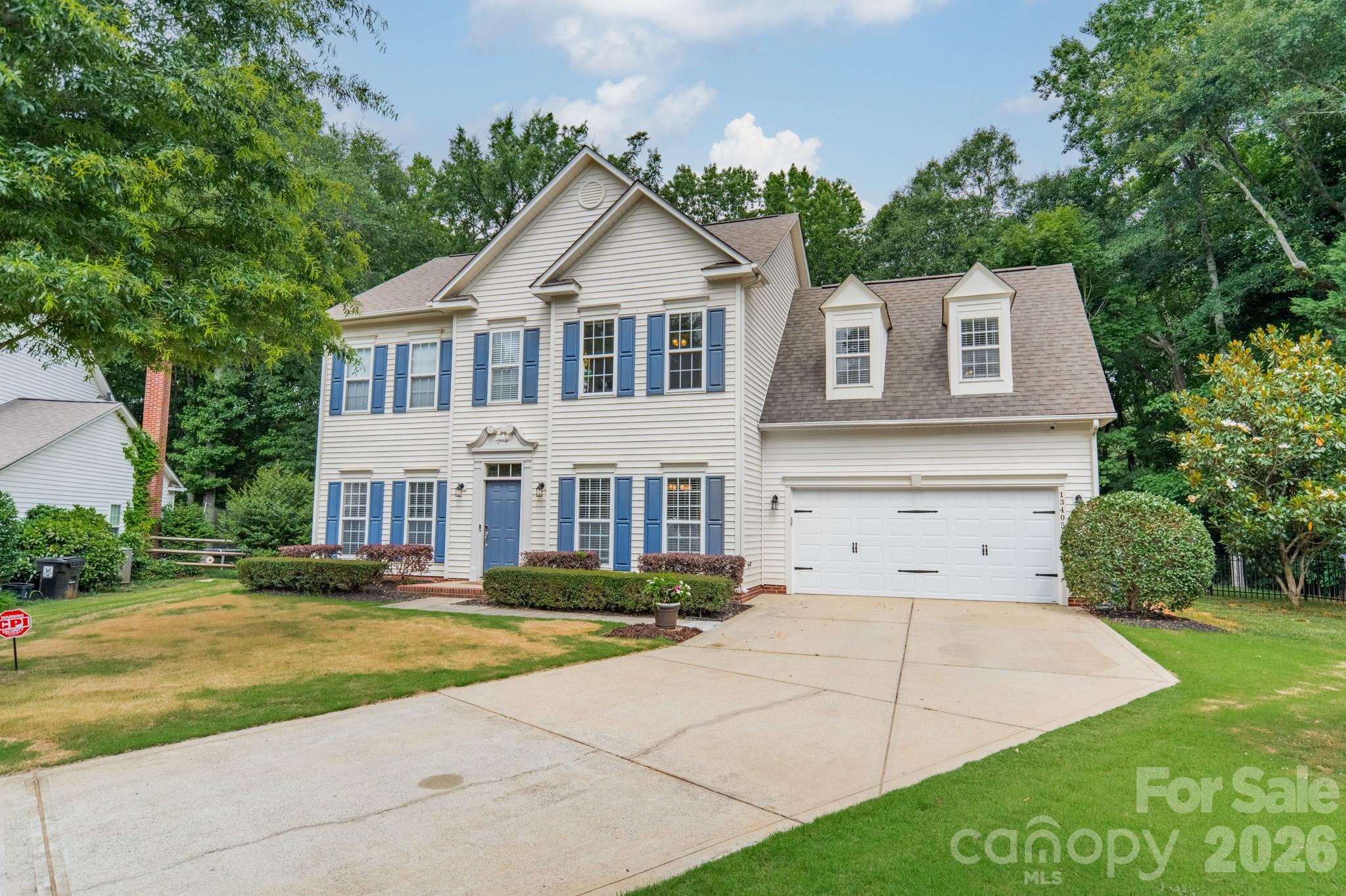 13405 Honeytree Lane — Pineville