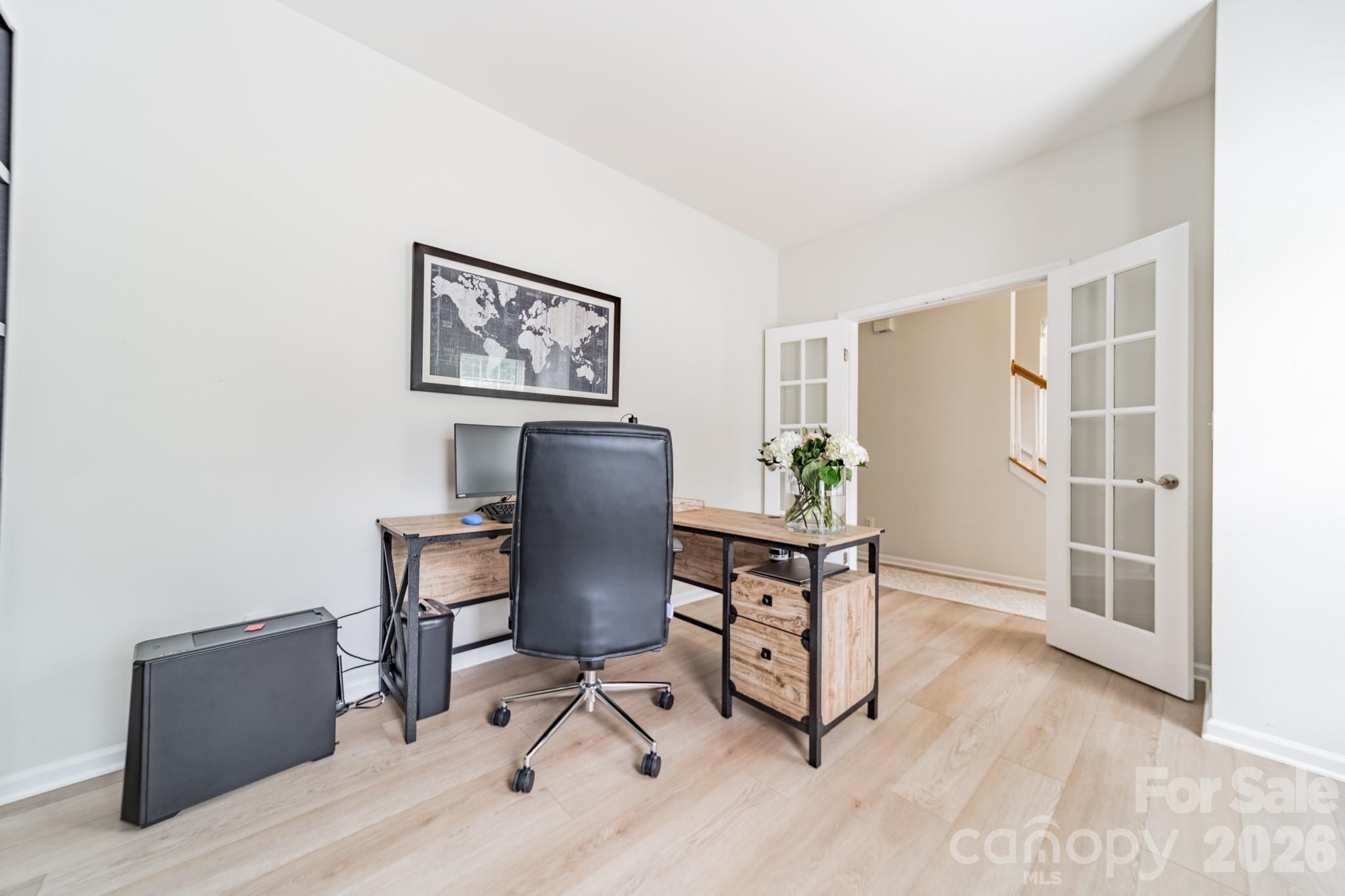 13405 Honeytree Lane — Pineville
