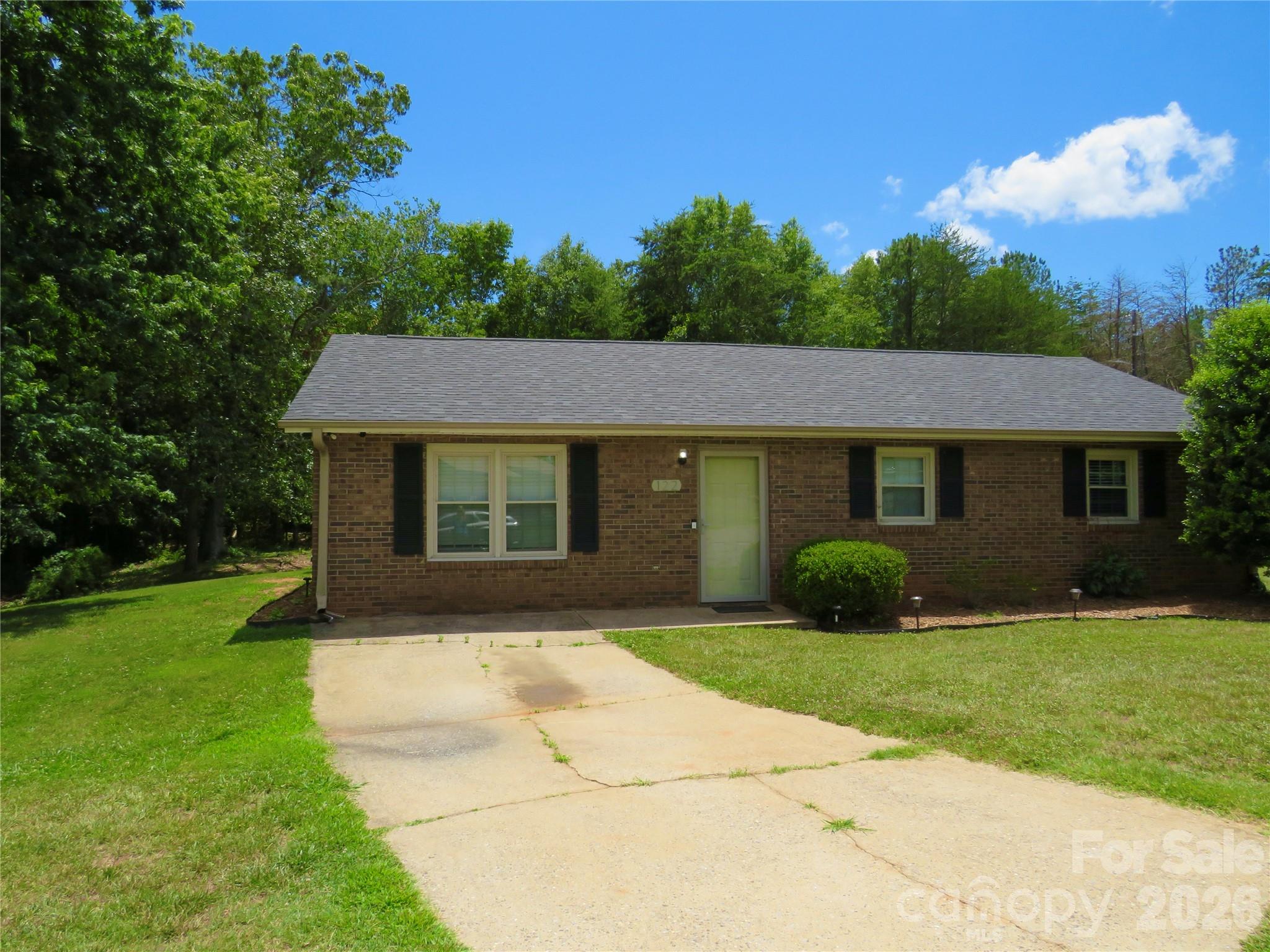 122 Tulip Trail — Ellenboro