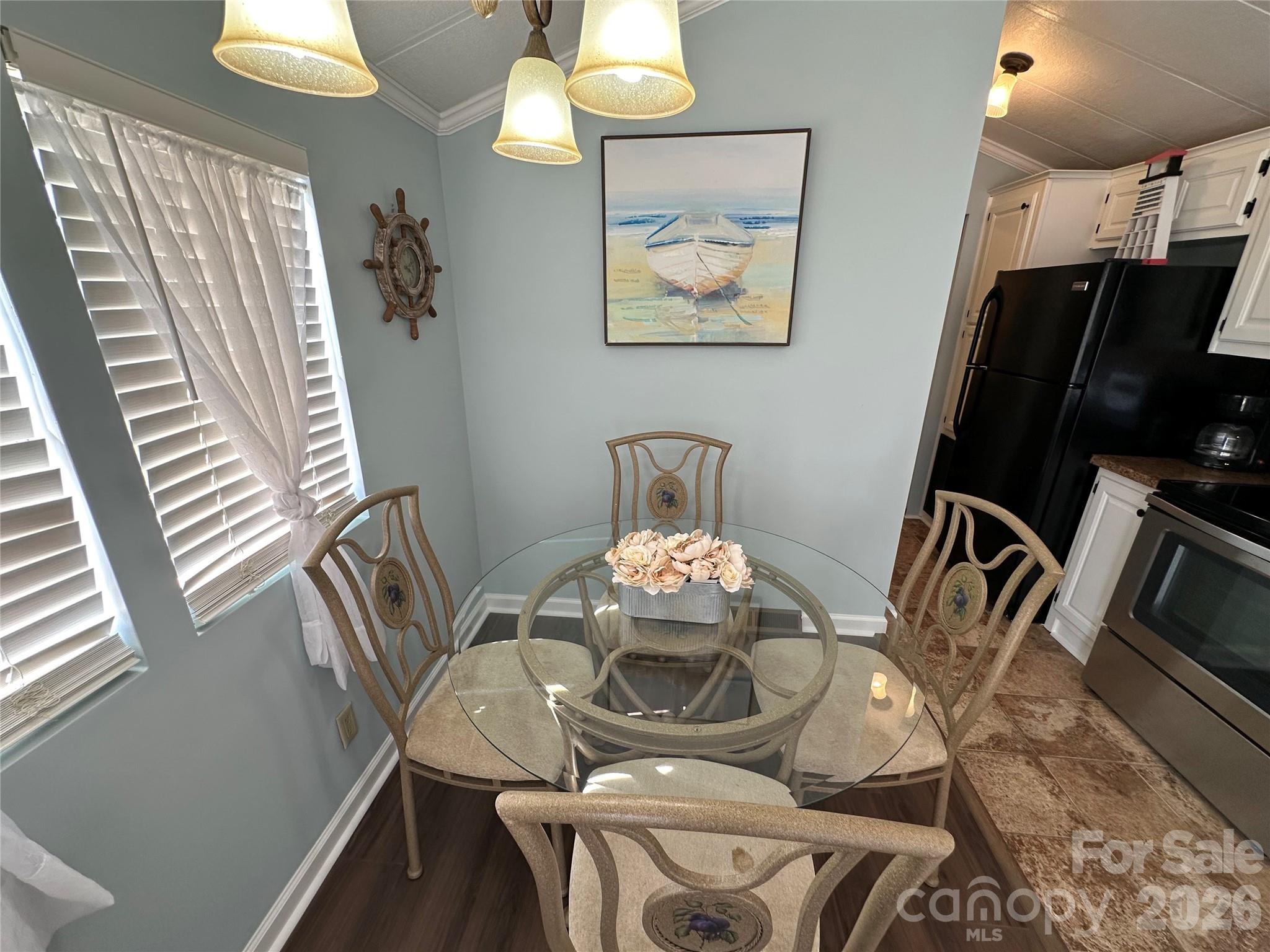 143 Dove Street — New London