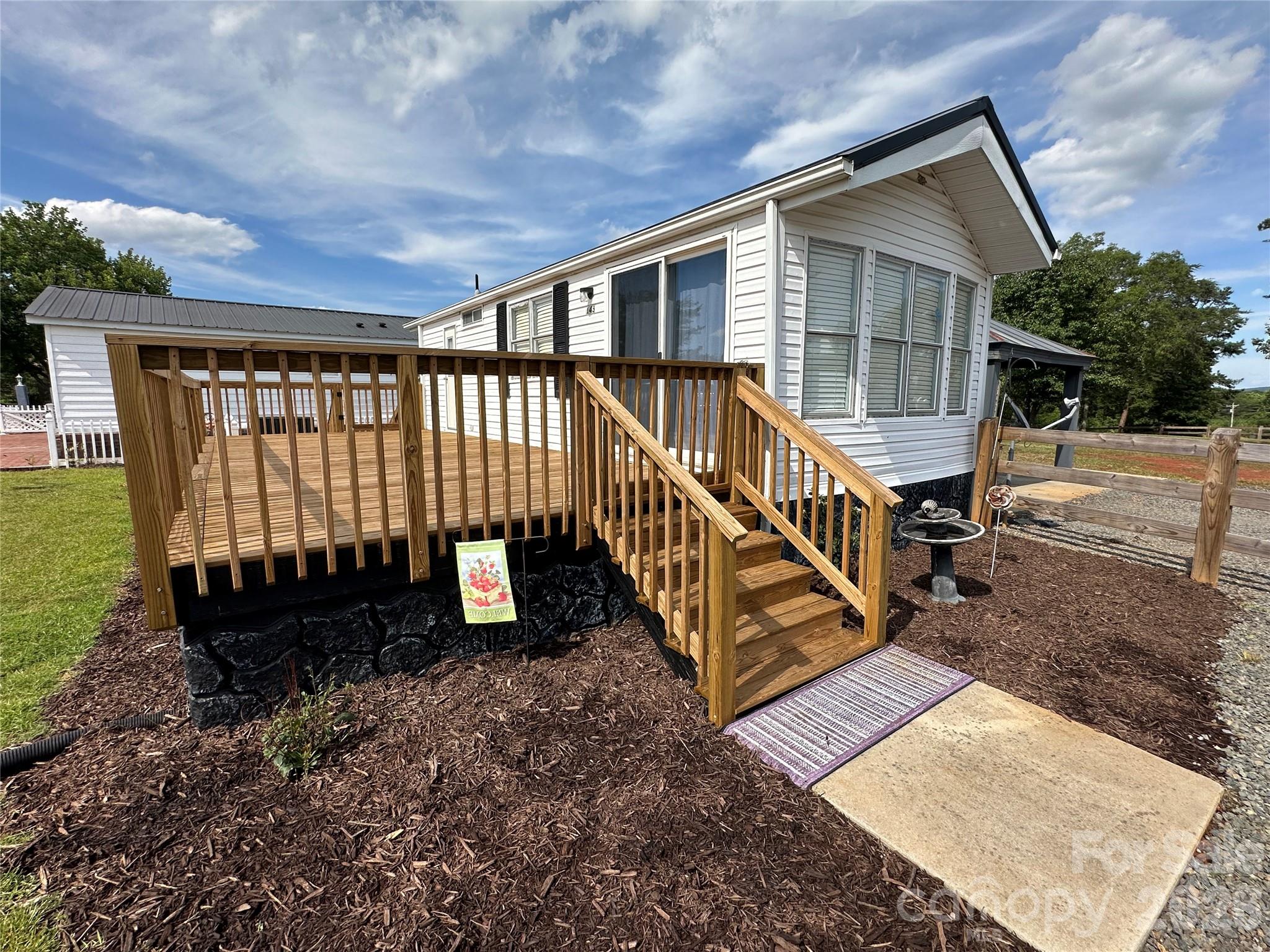 143 Dove Street — New London