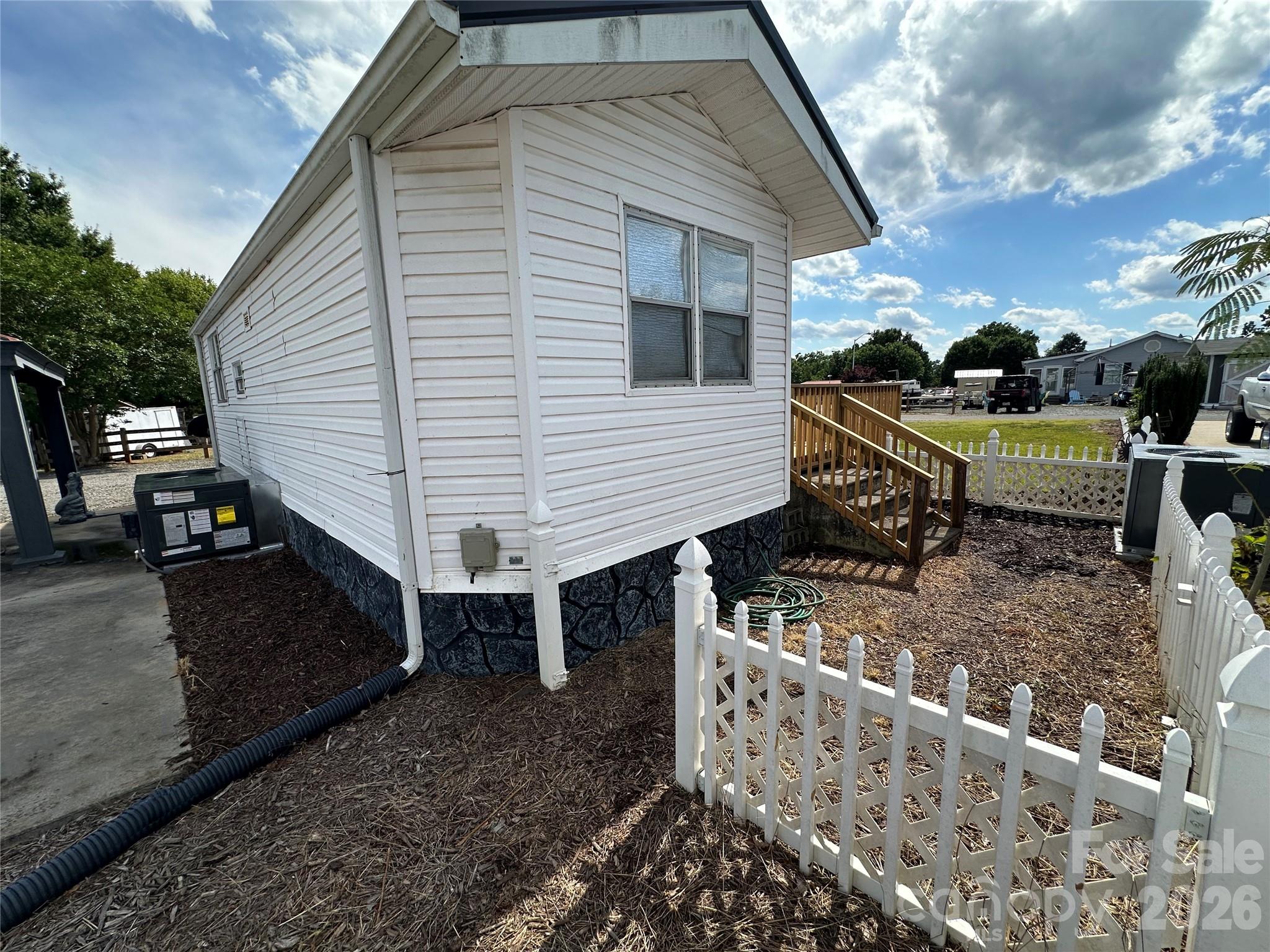 143 Dove Street — New London