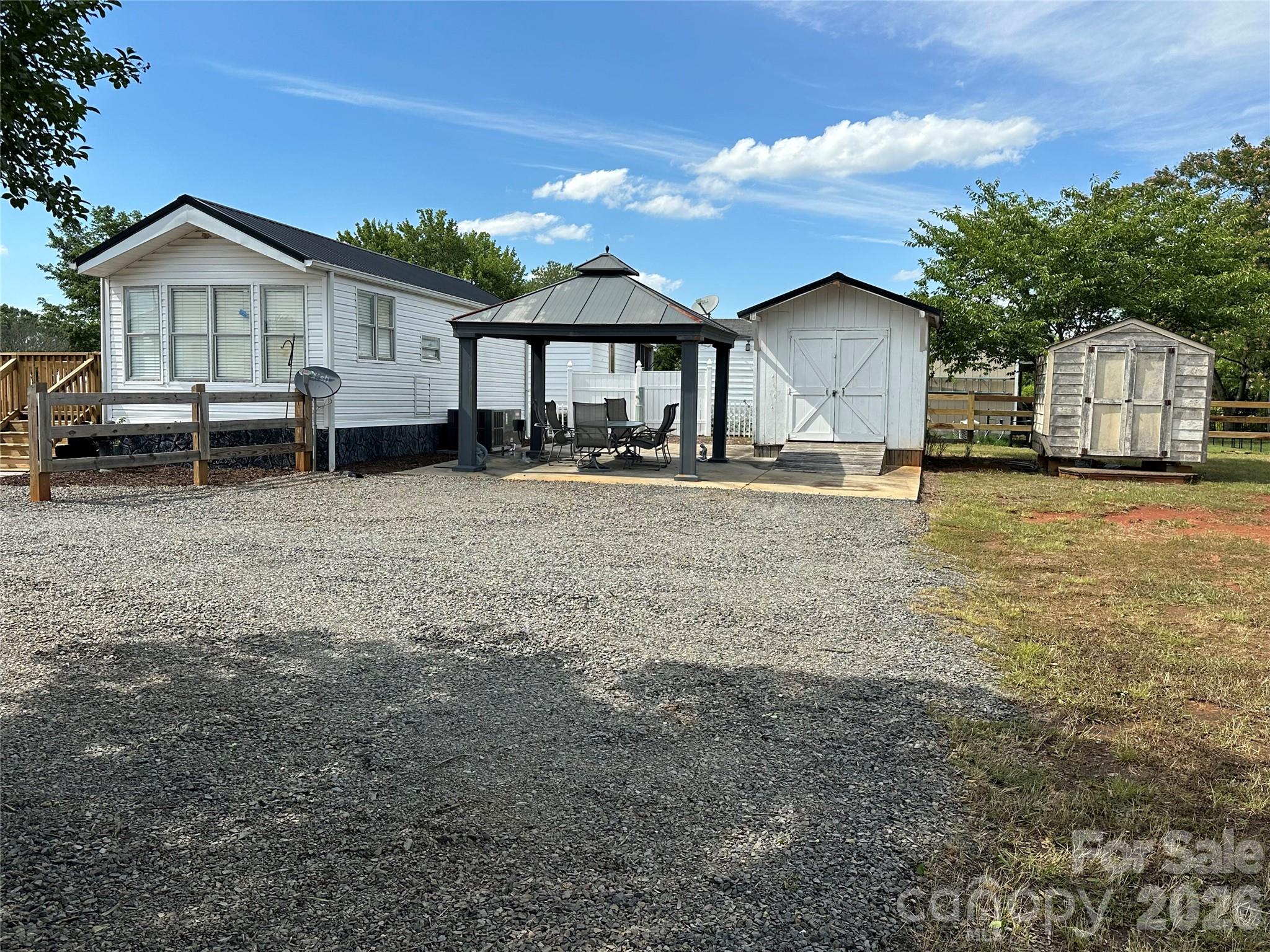 143 Dove Street — New London