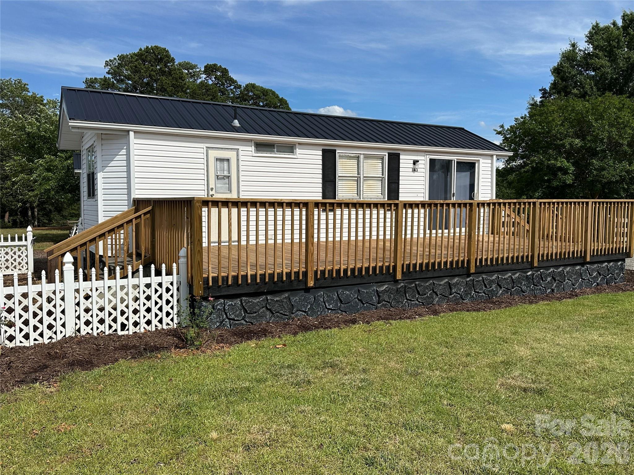 143 Dove Street — New London