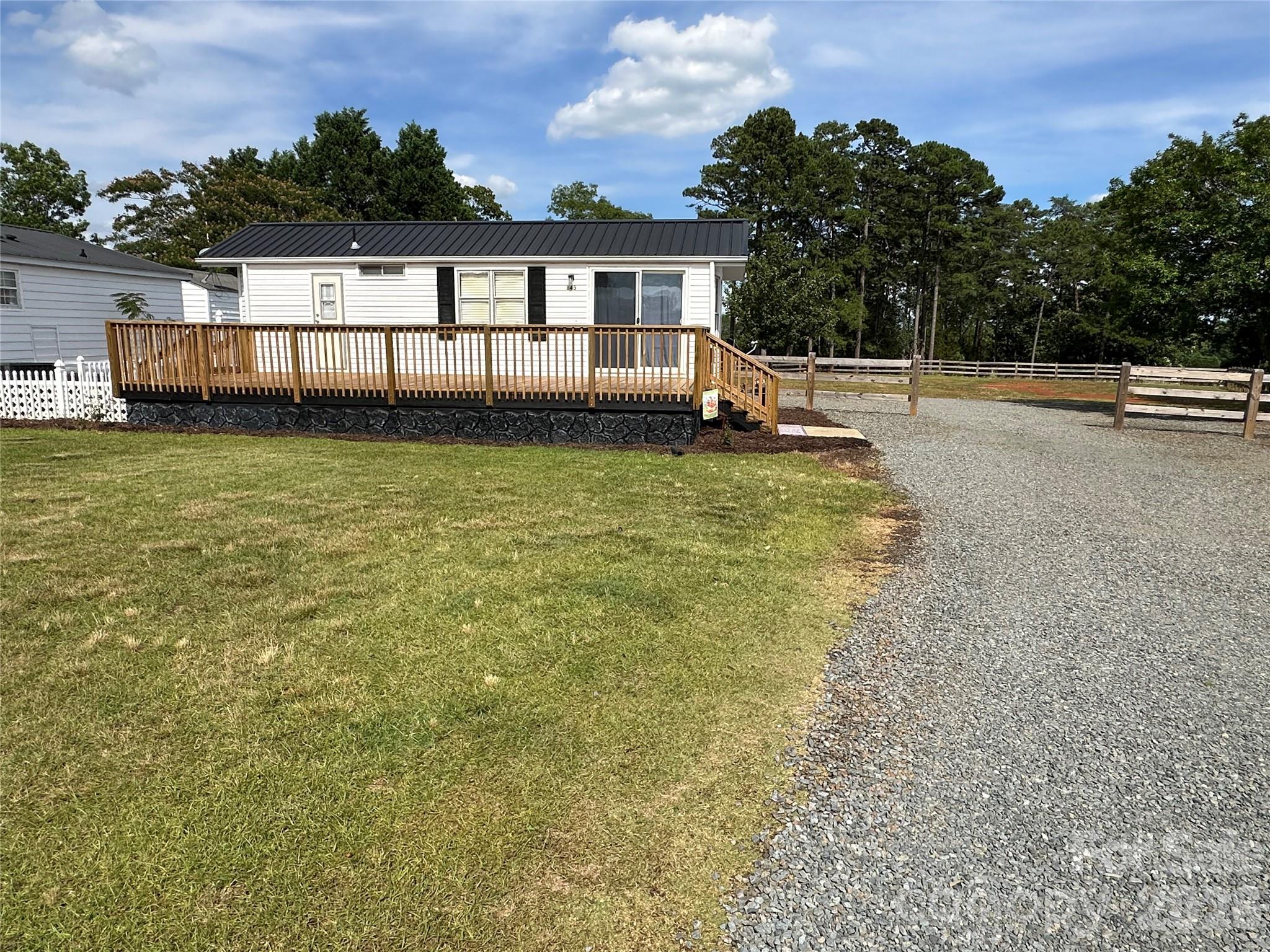 143 Dove Street — New London