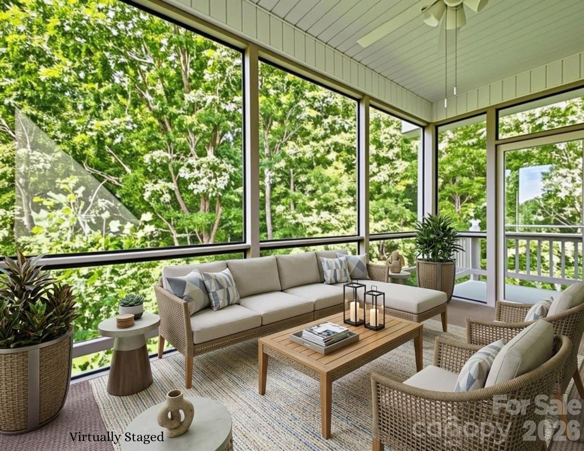 2204 E Cumming Woods Lane — Hendersonville