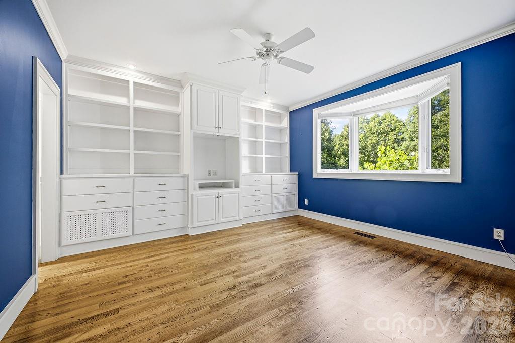 2204 E Cumming Woods Lane — Hendersonville