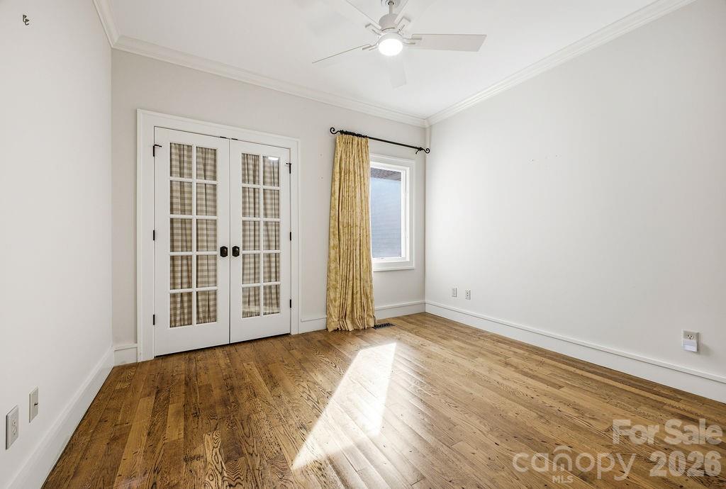 2204 E Cumming Woods Lane — Hendersonville