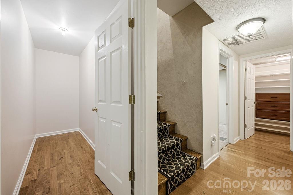 2204 E Cumming Woods Lane — Hendersonville