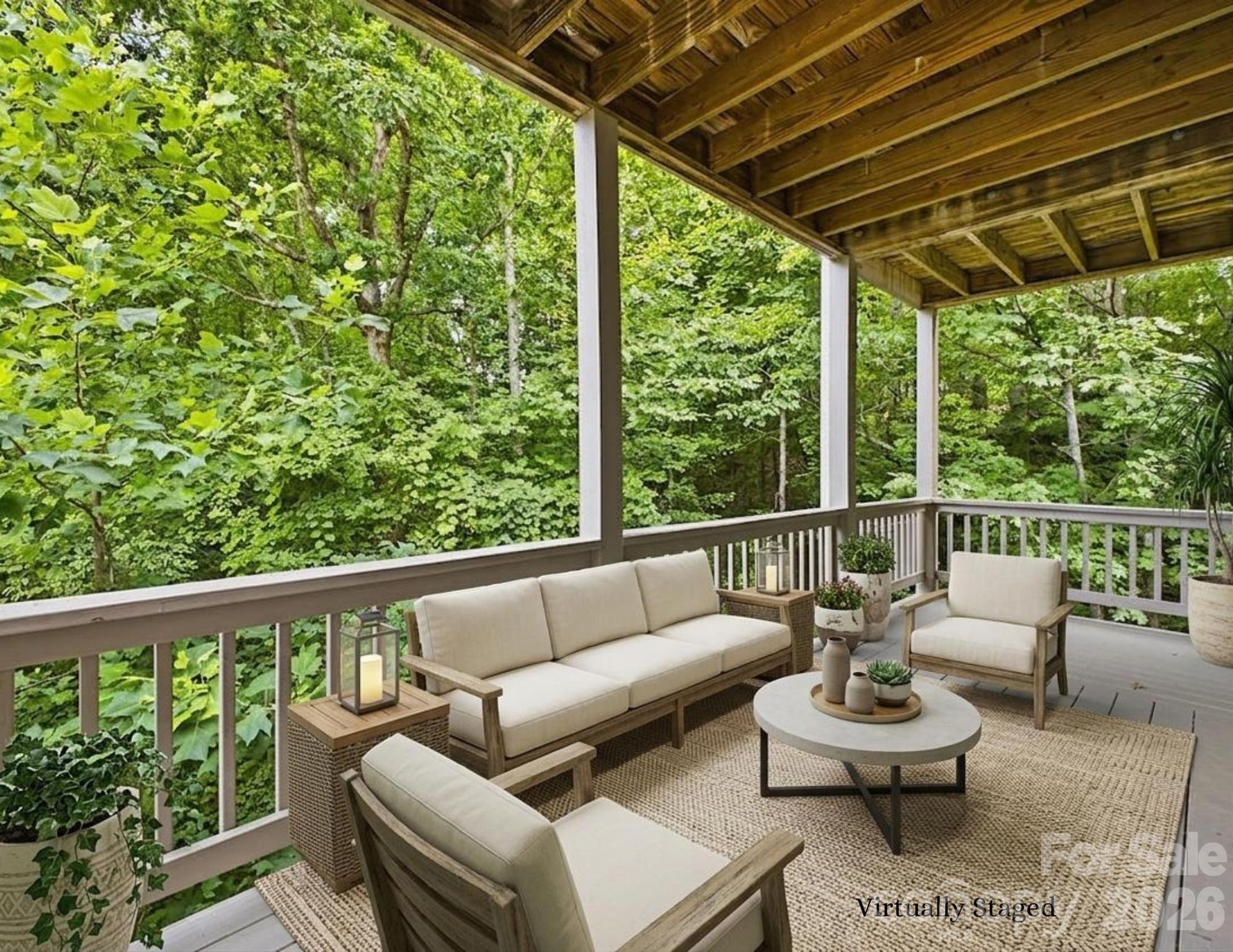 2204 E Cumming Woods Lane — Hendersonville