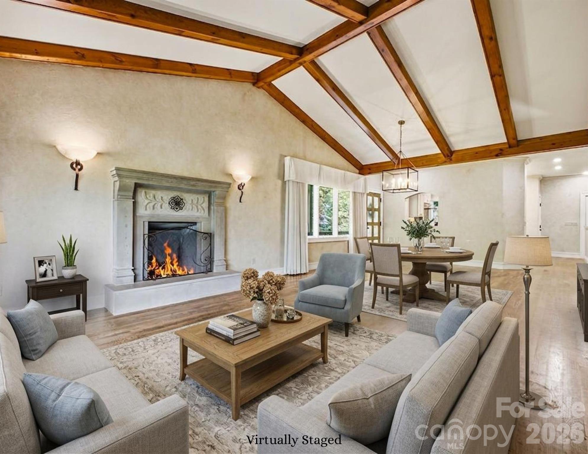 2204 E Cumming Woods Lane — Hendersonville