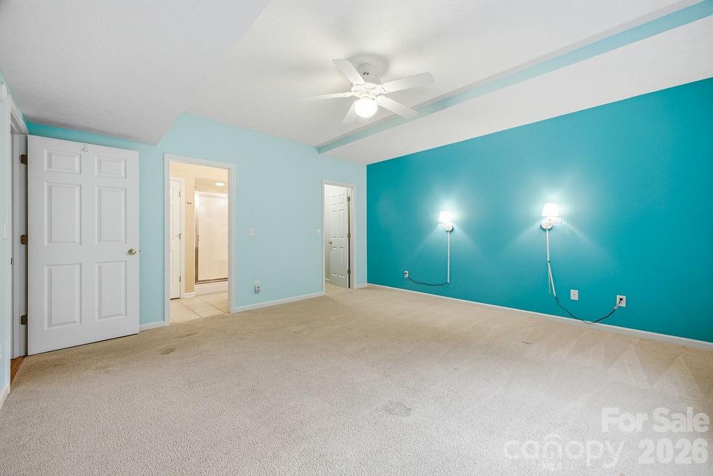 2204 E Cumming Woods Lane — Hendersonville