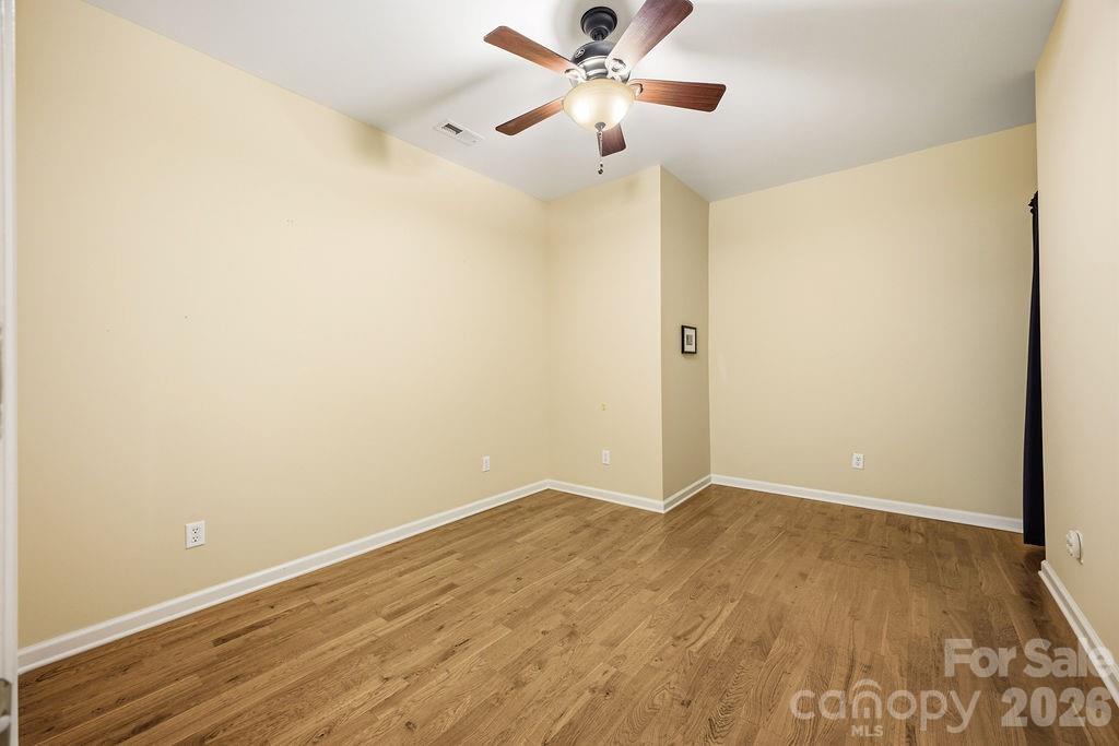 2204 E Cumming Woods Lane — Hendersonville