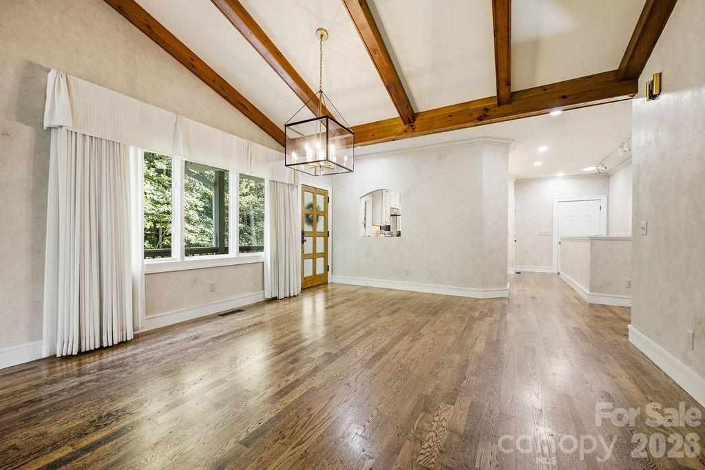 2204 E Cumming Woods Lane — Hendersonville