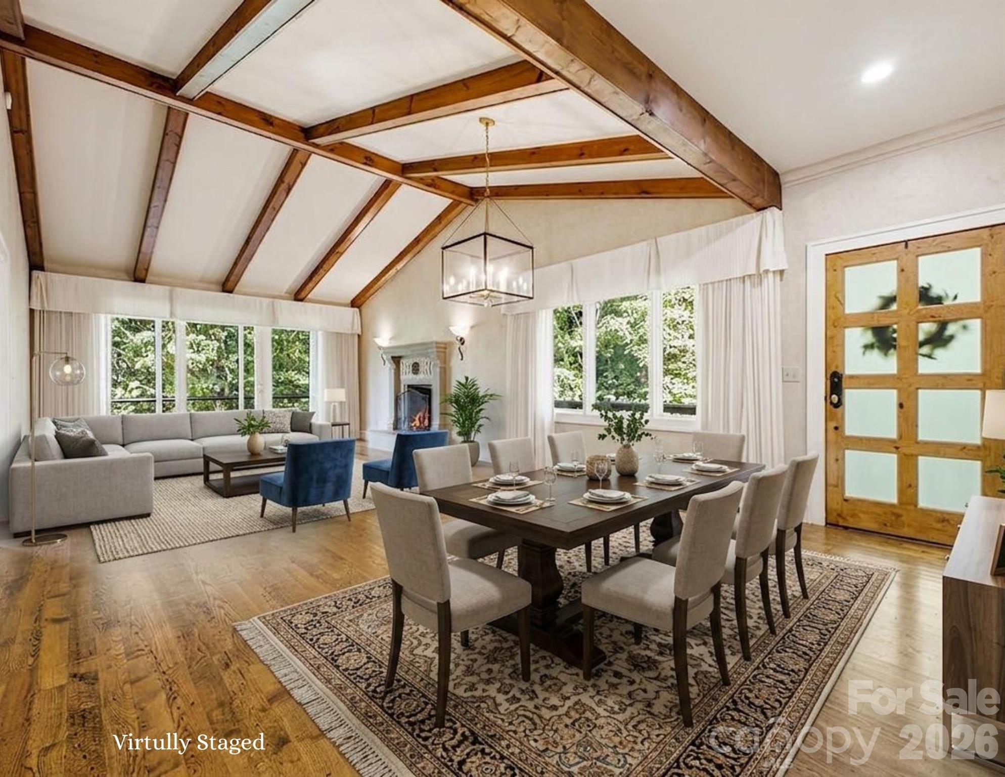 2204 E Cumming Woods Lane — Hendersonville