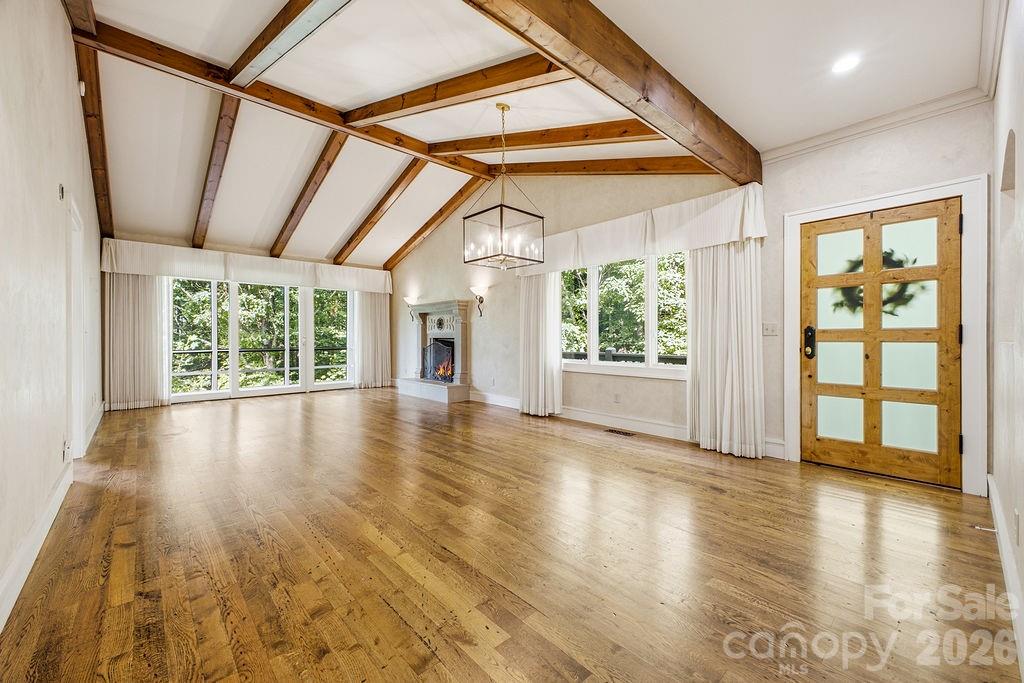 2204 E Cumming Woods Lane — Hendersonville