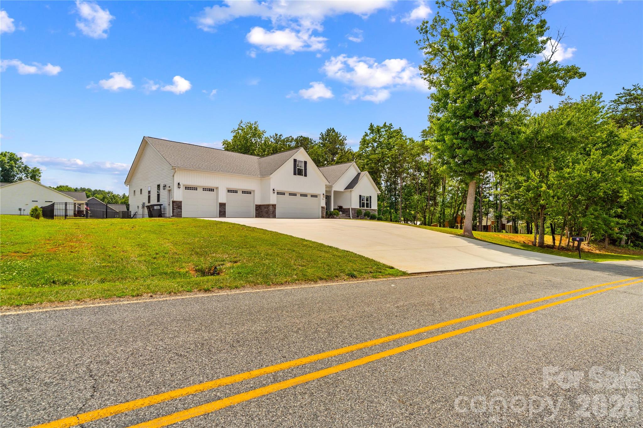 305 Absher Farm Loop — Statesville