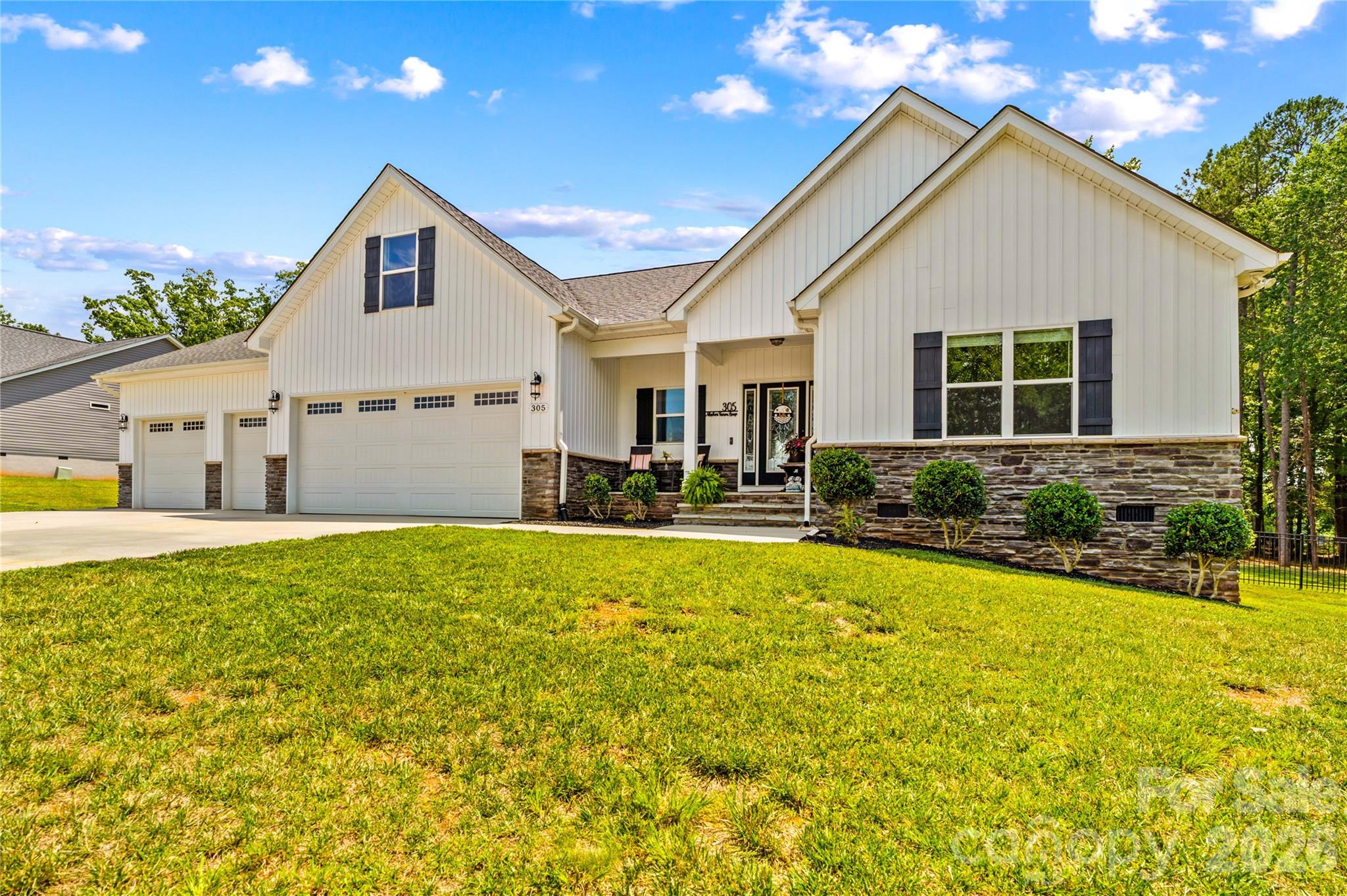 305 Absher Farm Loop — Statesville