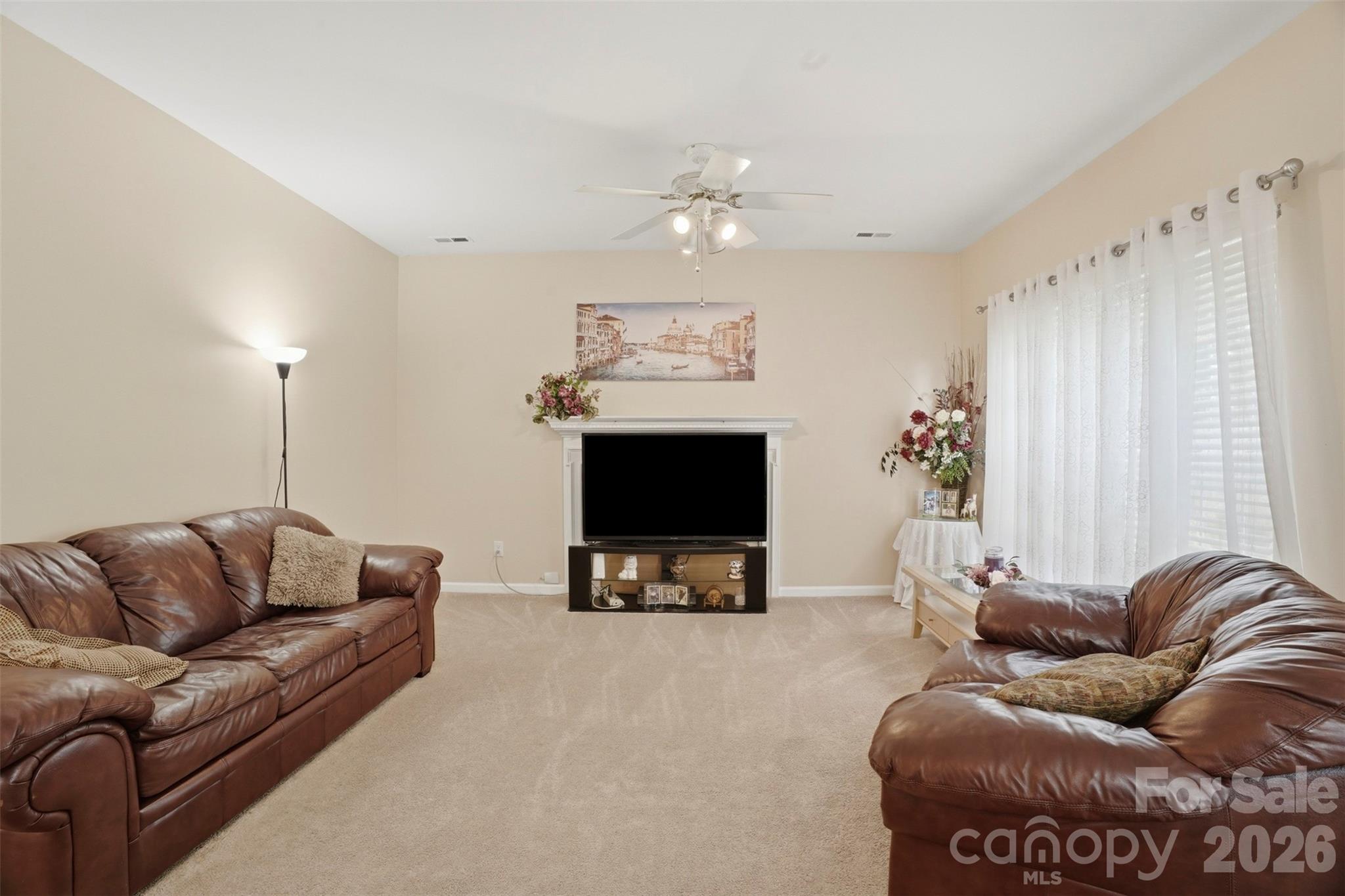 5619 Hedgecrest Place — Charlotte