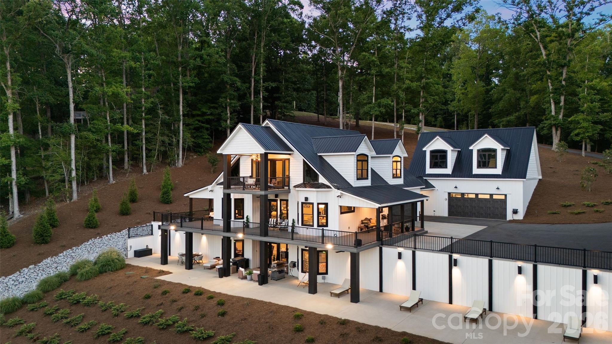 587 Carolina Drive — Troy