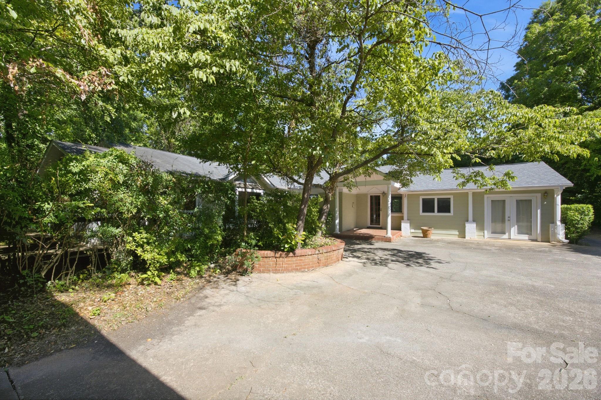 827 Jefferson Drive — Charlotte