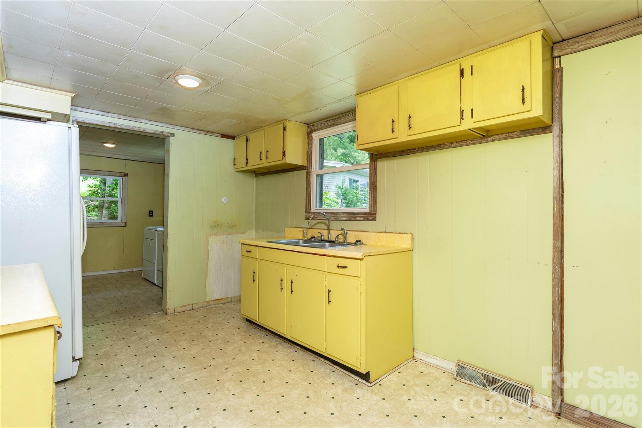 80 Webb Cove Road — Asheville
