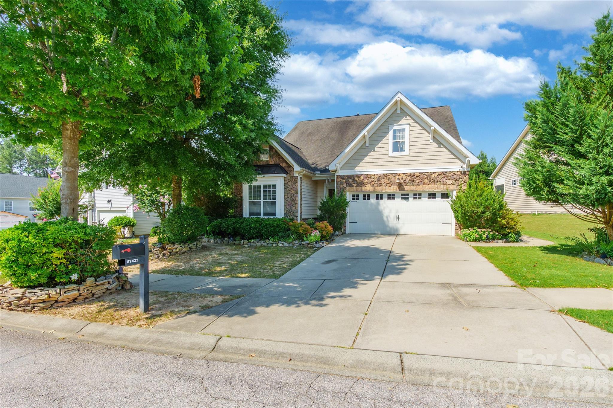 87423 Edsen Court — Lancaster