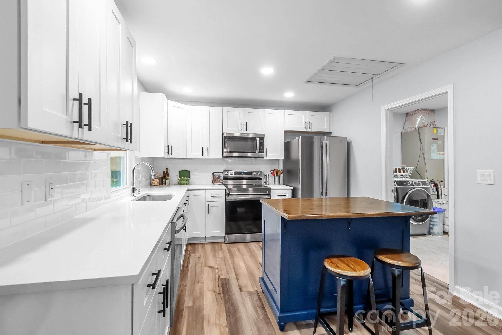 7209 Landsford Road — Monroe