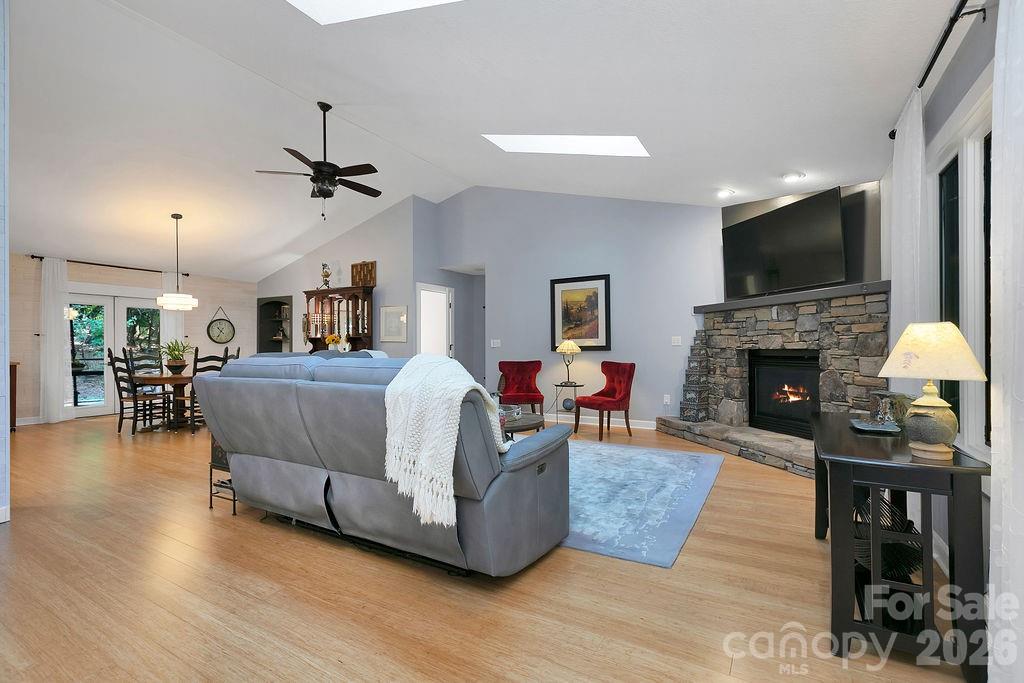 3125 Connestee Trail — Brevard