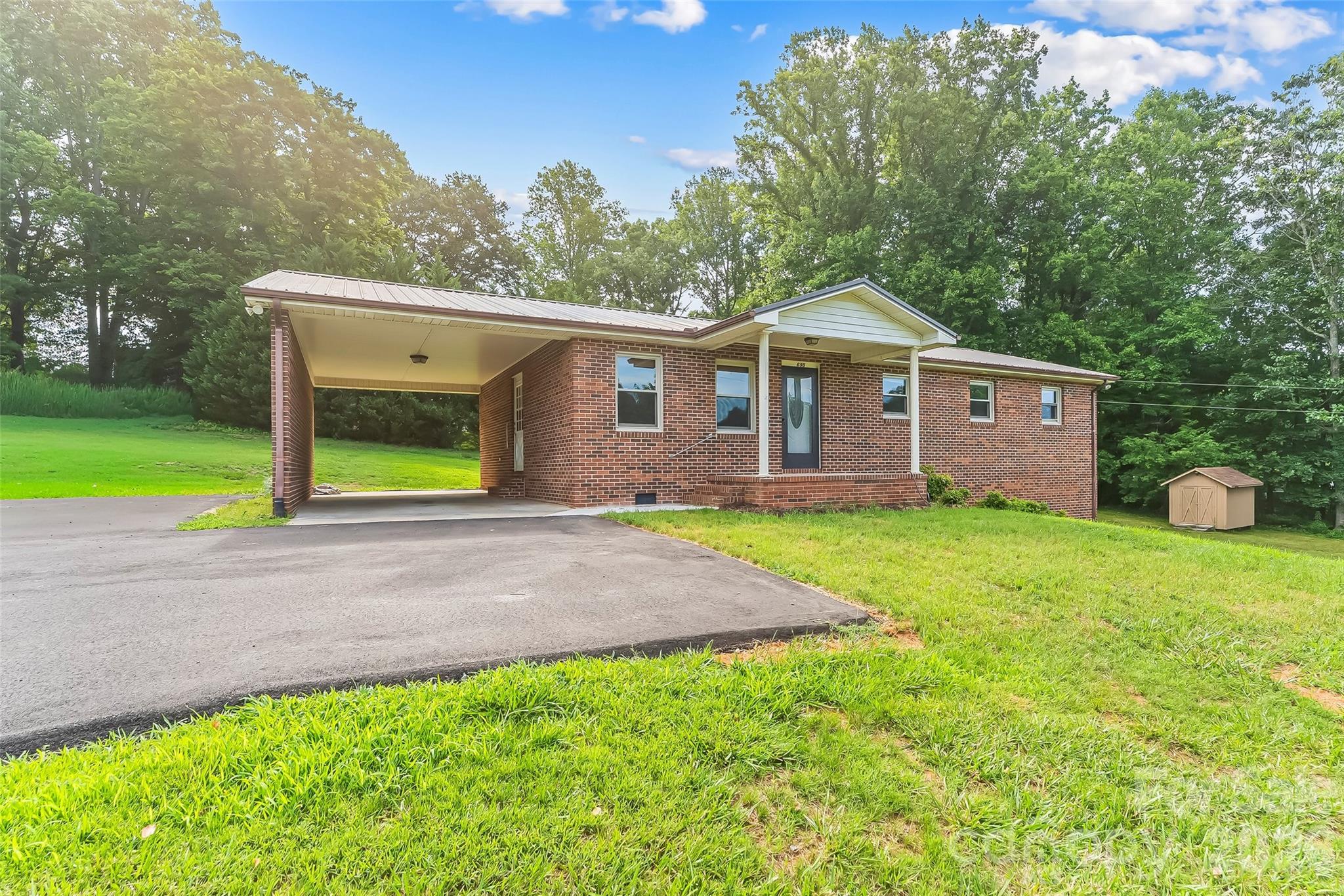 3695 Bradley Road — Morganton