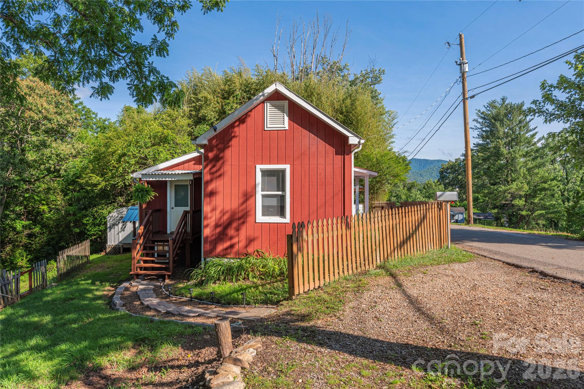 261 Star Ridge Road — Canton