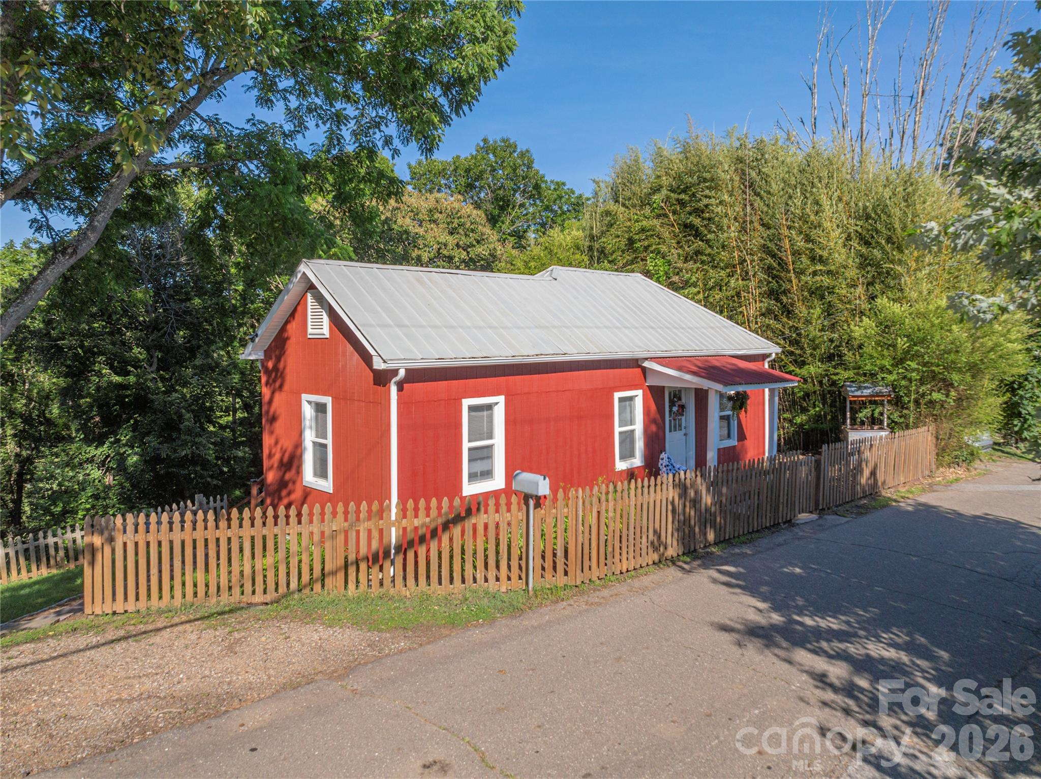 261 Star Ridge Road — Canton
