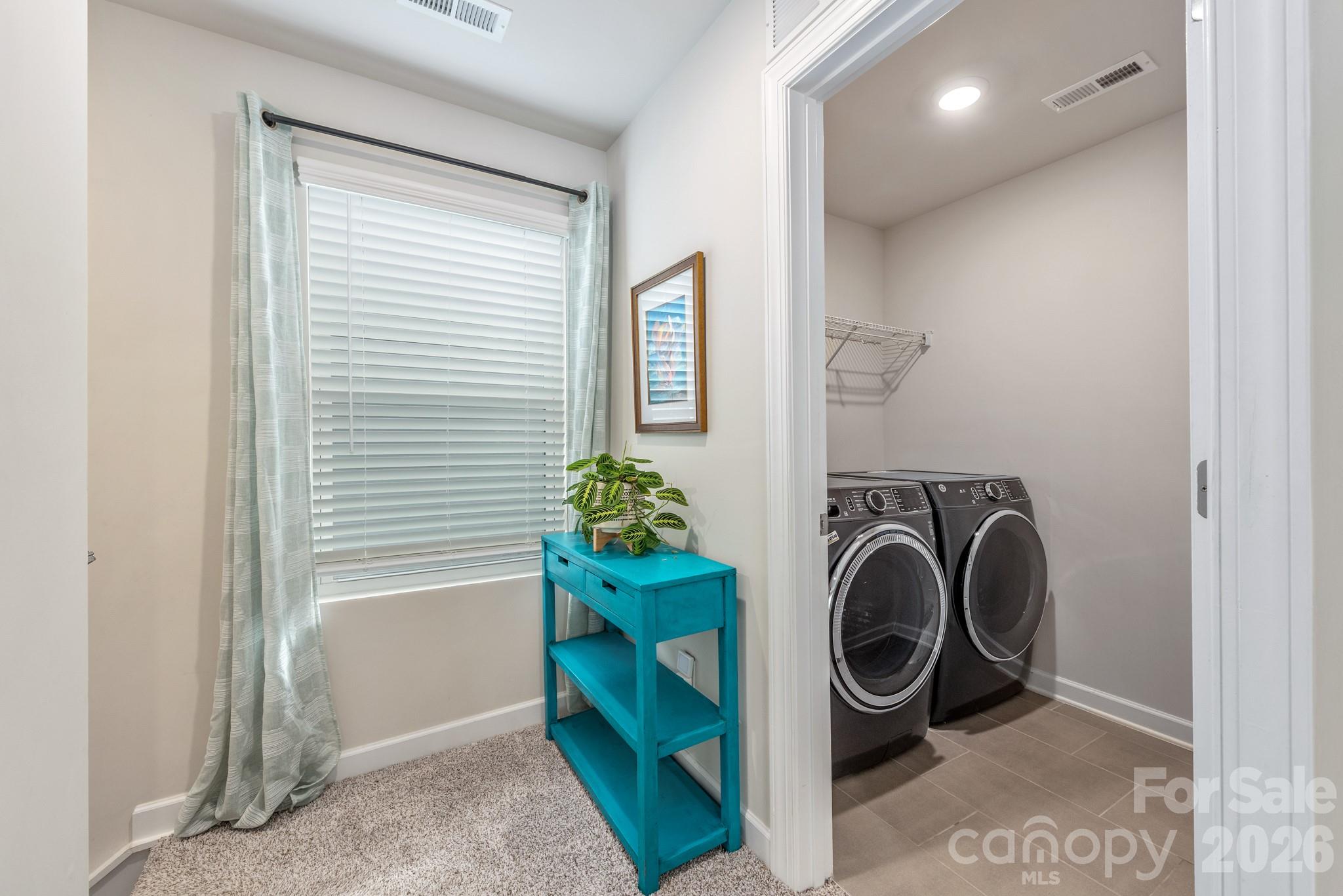 525 Windage Way — Pineville