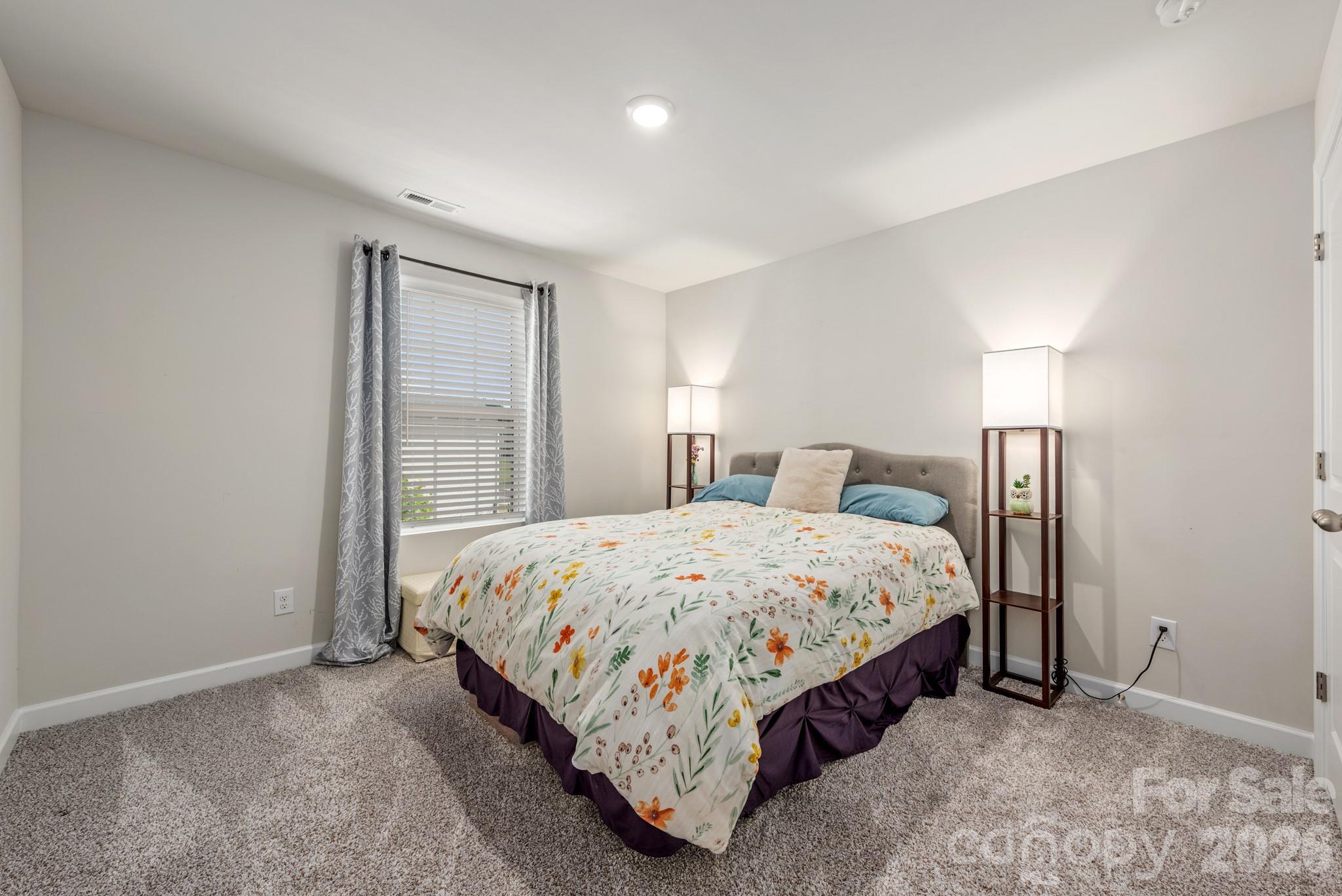525 Windage Way — Pineville