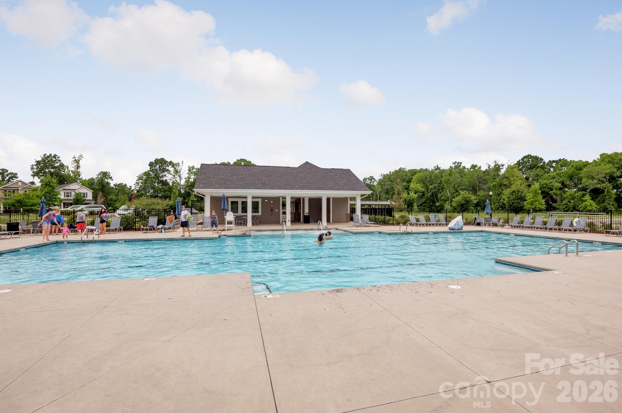 525 Windage Way — Pineville